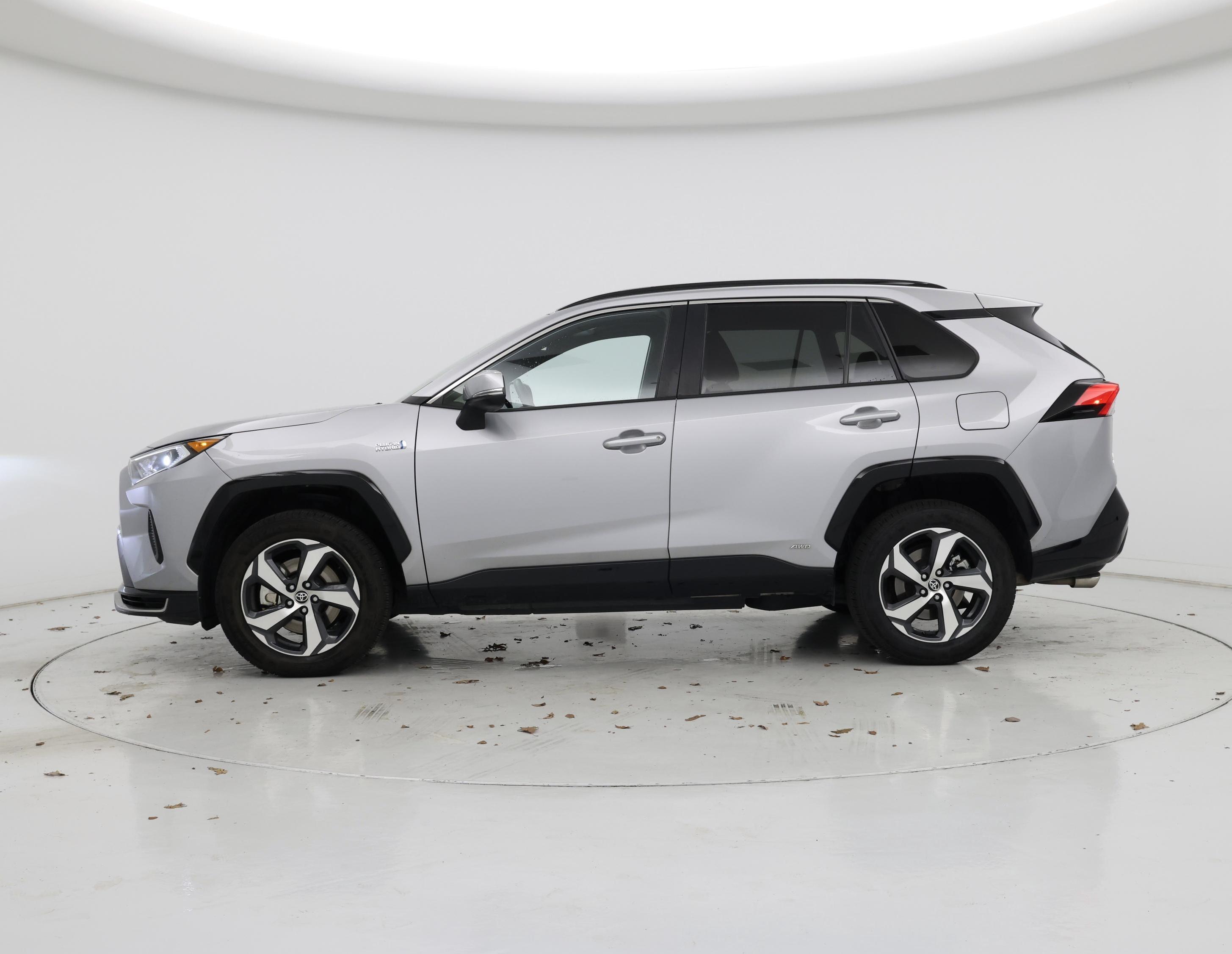 Thumbnail: 2021 Toyota RAV4 - 3