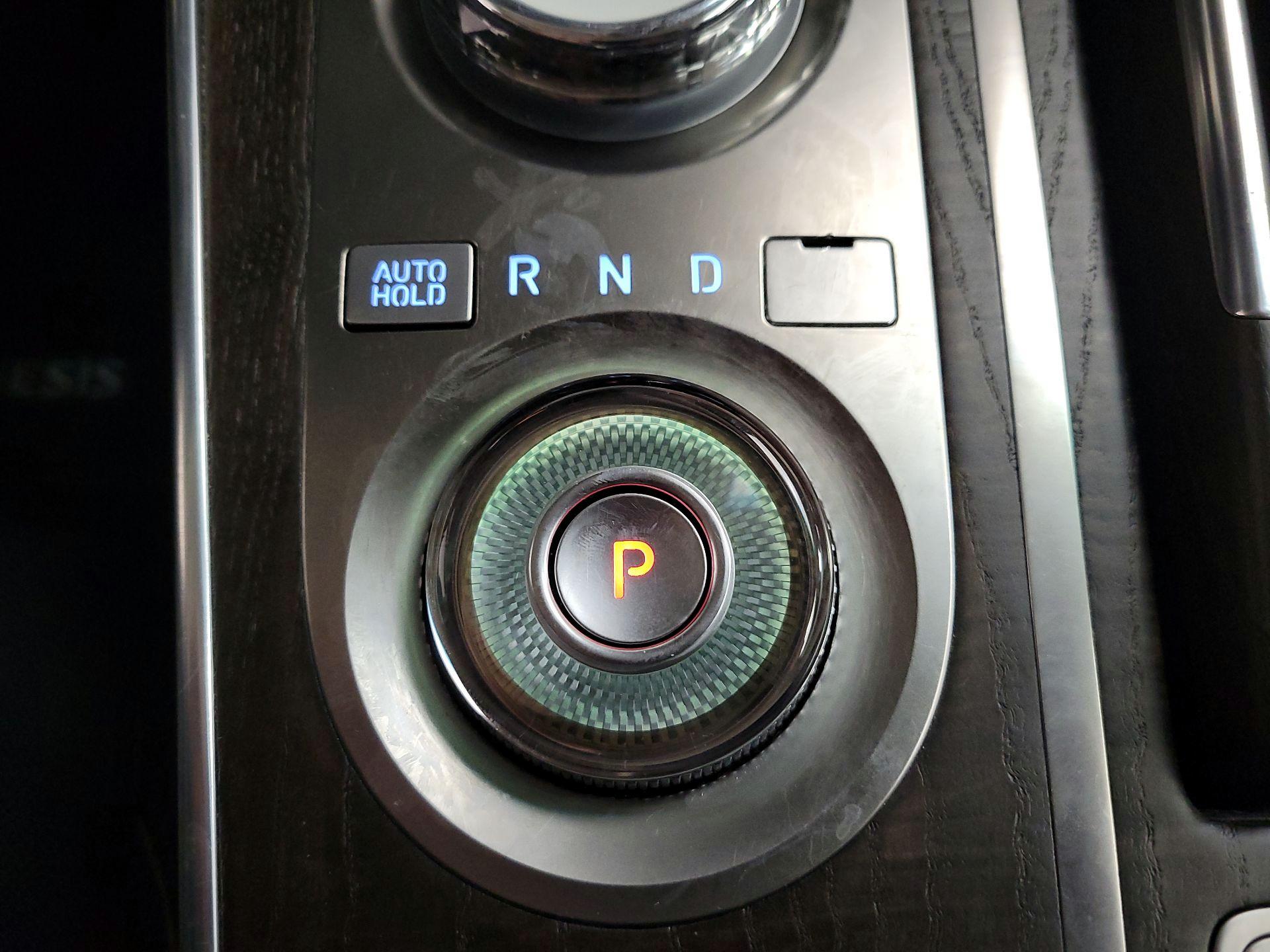 Thumbnail: 2023 Genesis GV80 - 18