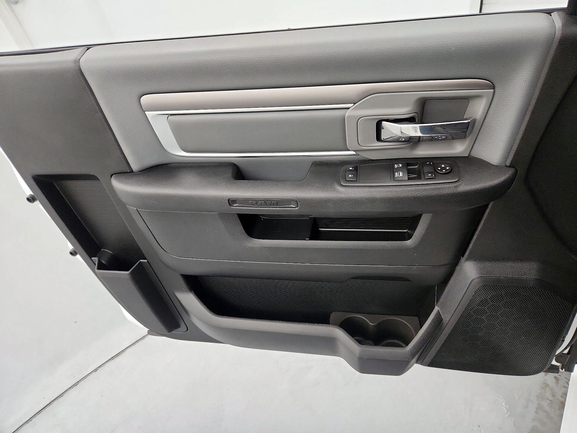 Thumbnail: 2022 RAM 1500 Classic - 12