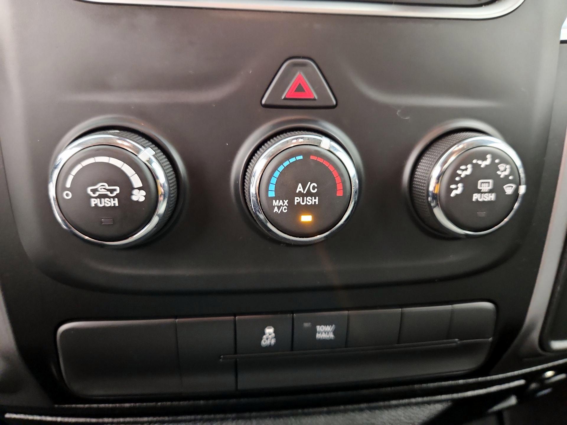 Thumbnail: 2022 RAM 1500 Classic - 16