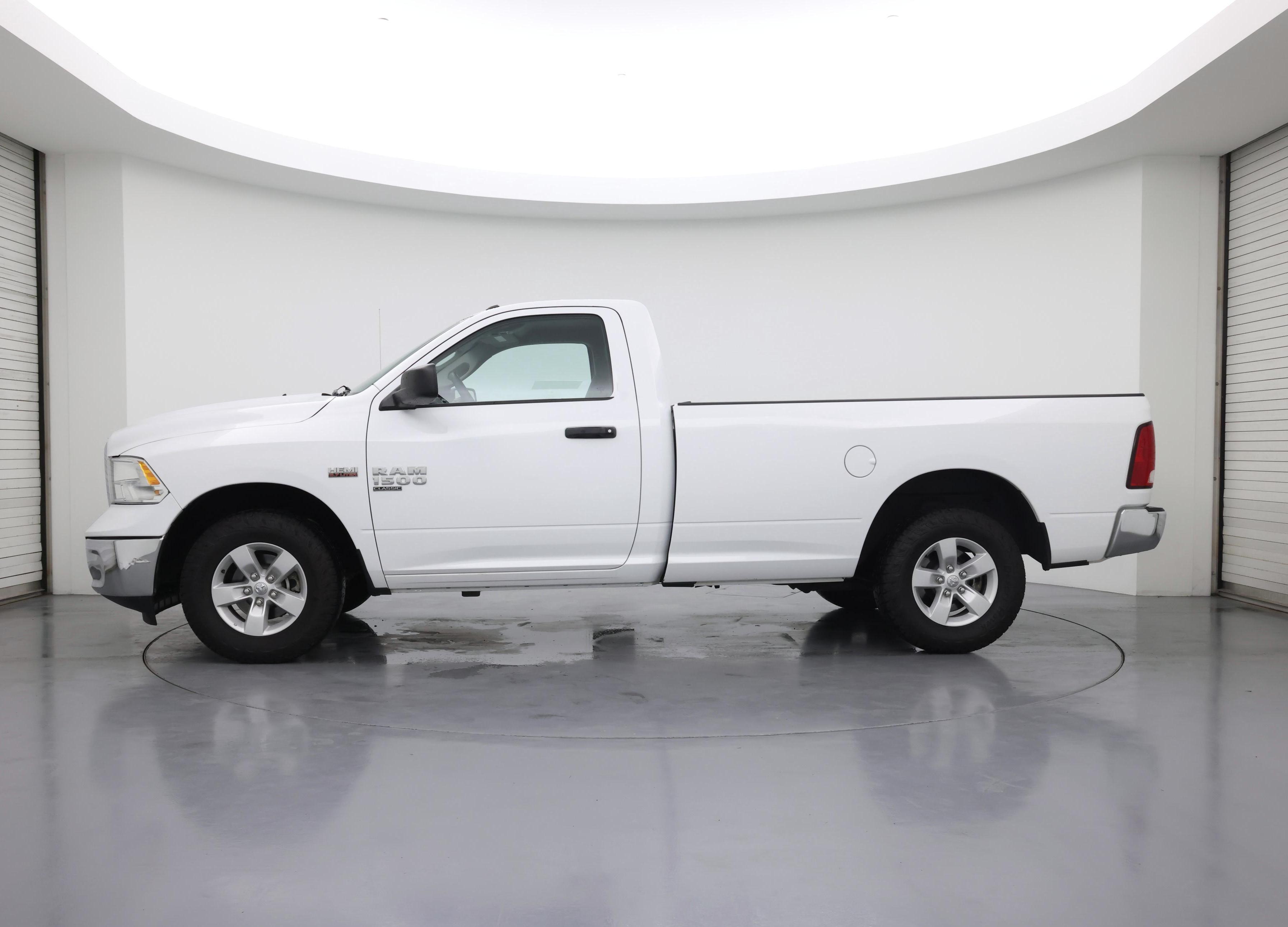 Thumbnail: 2022 RAM 1500 Classic - 3