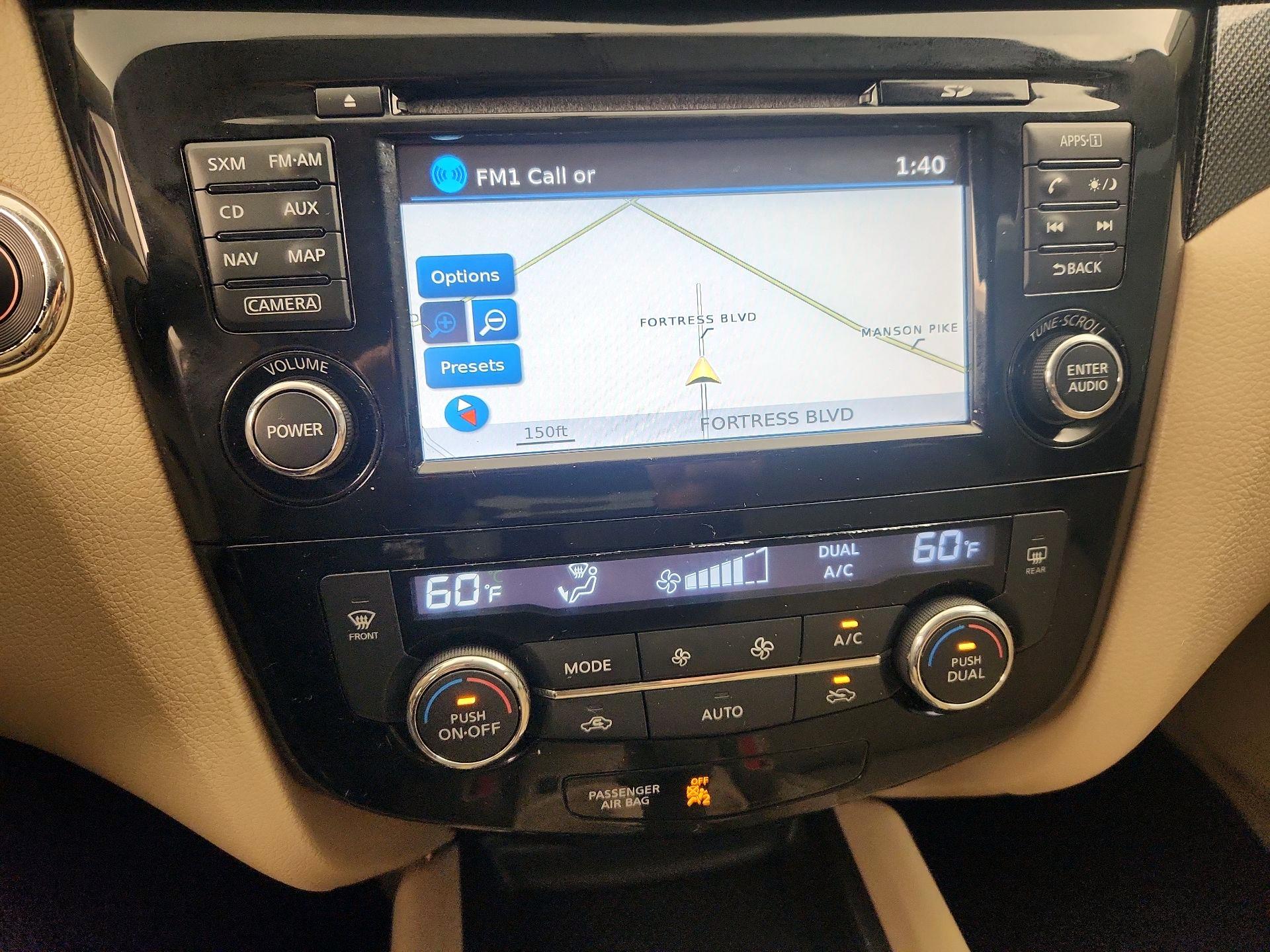 Thumbnail: 2015 Nissan Rogue - 16