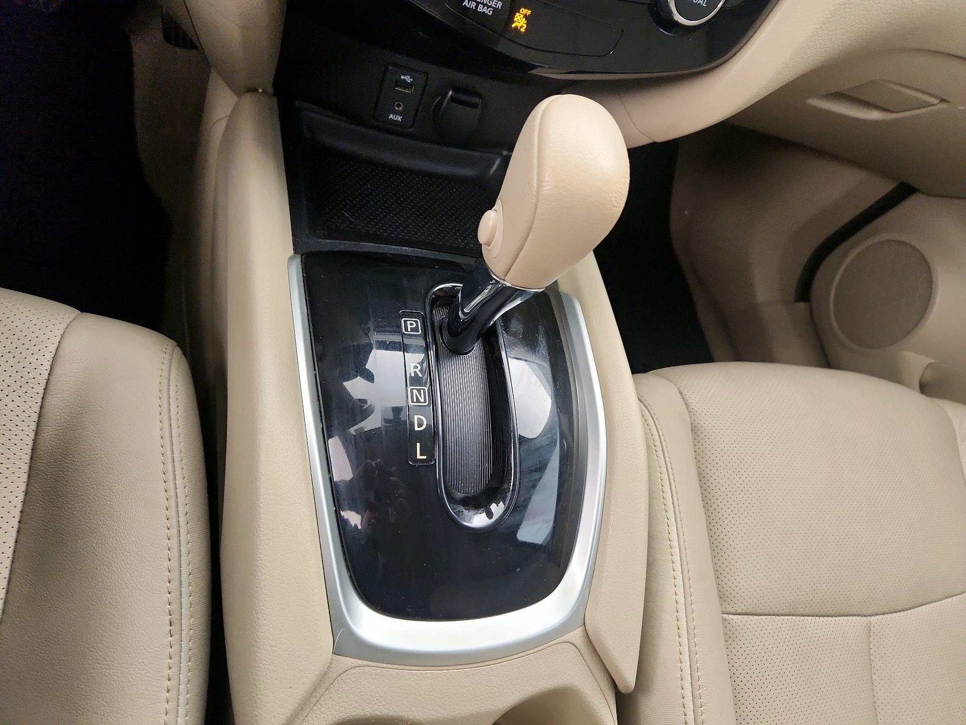 Thumbnail: 2015 Nissan Rogue - 18