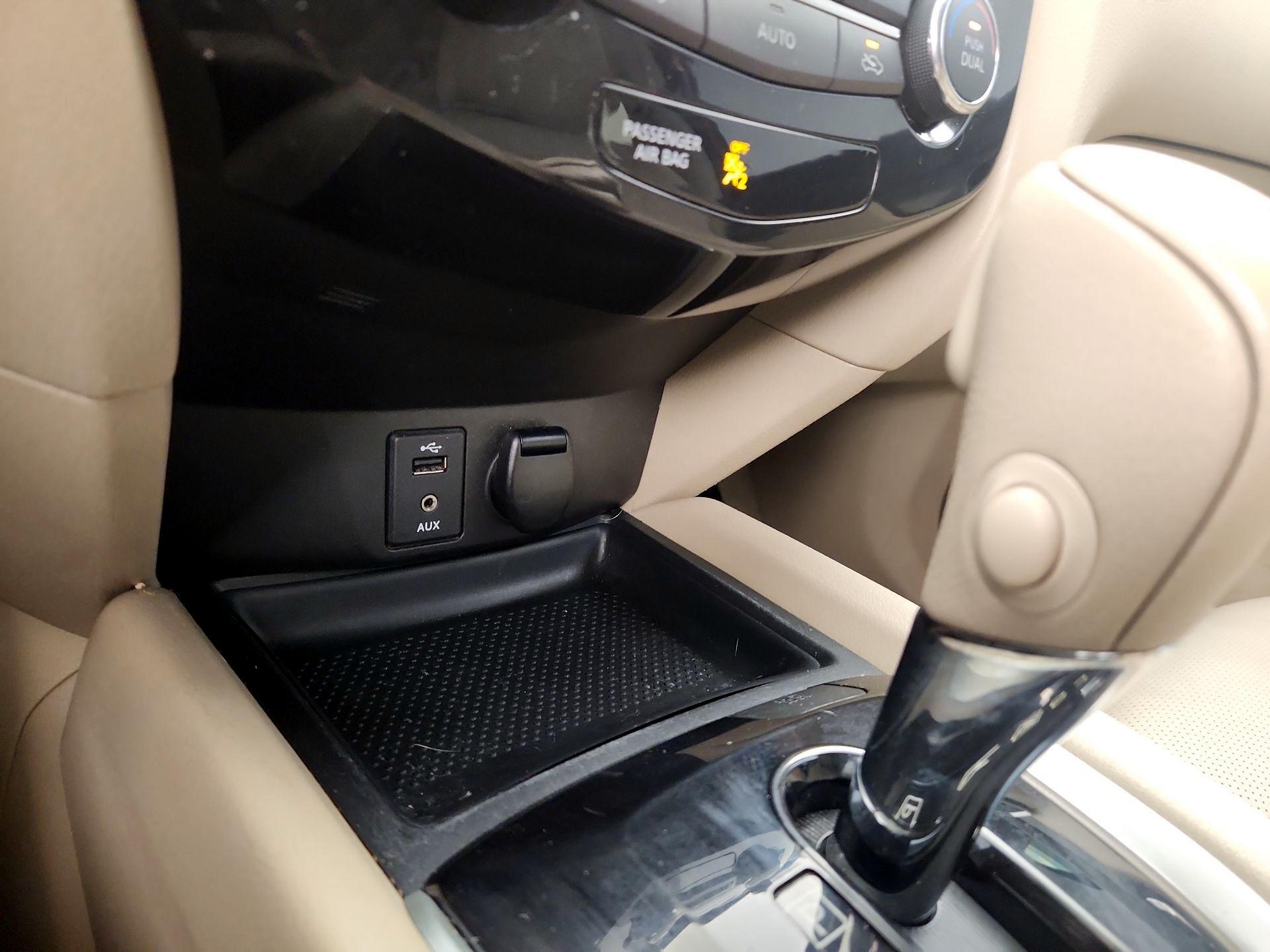 Thumbnail: 2015 Nissan Rogue - 19