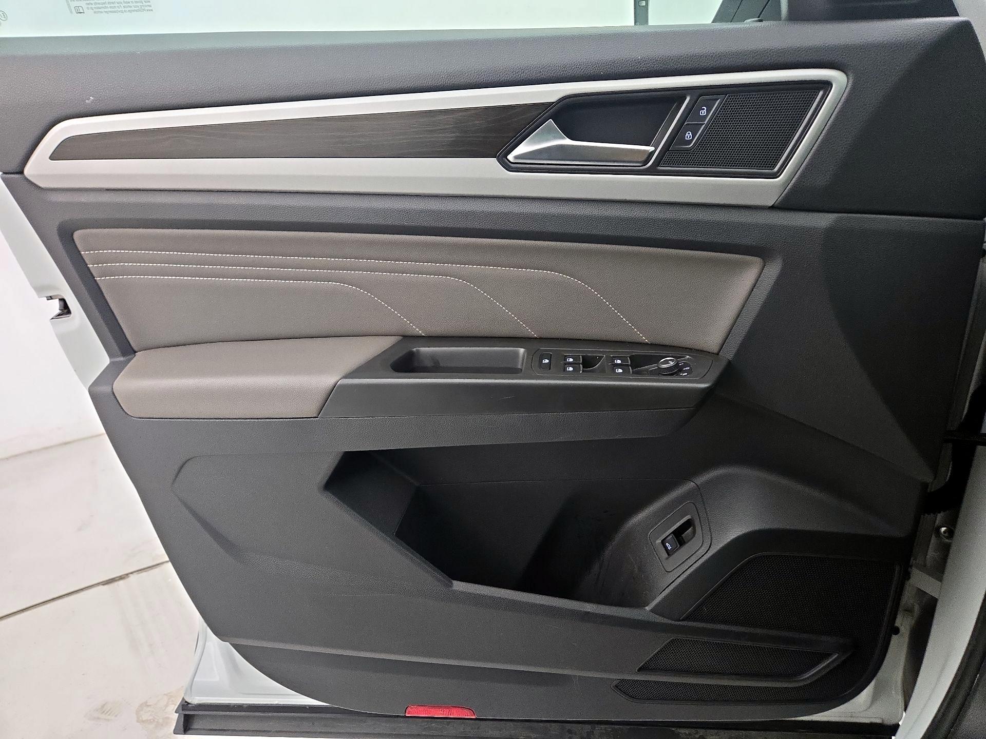 Thumbnail: 2023 Volkswagen Atlas - 12