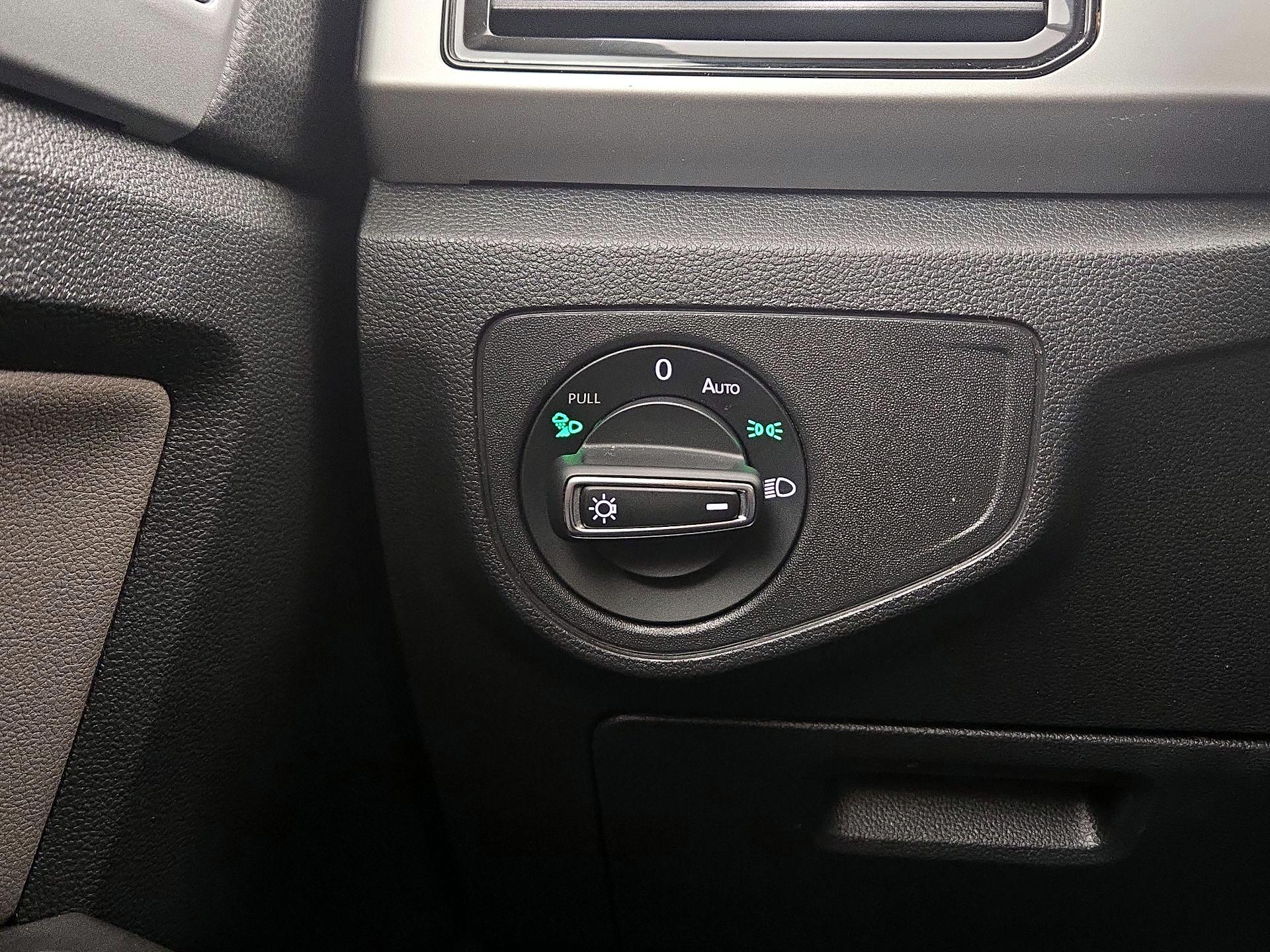 Thumbnail: 2023 Volkswagen Atlas - 13