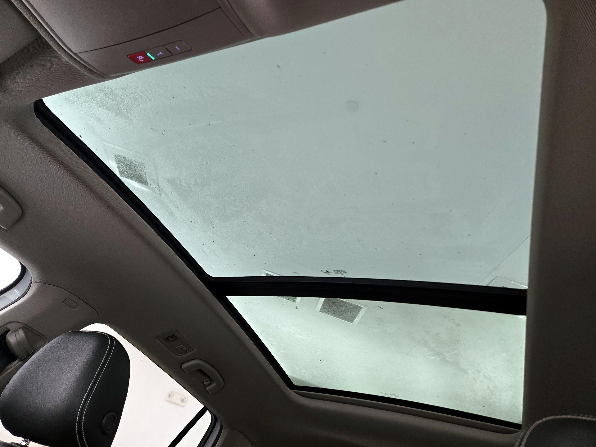 Thumbnail: 2023 Volkswagen Atlas - 19