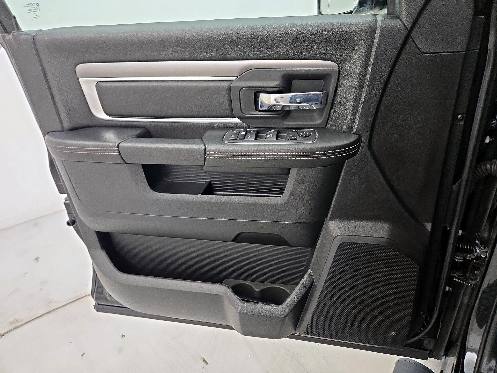 Thumbnail: 2022 RAM 1500 Classic - 12