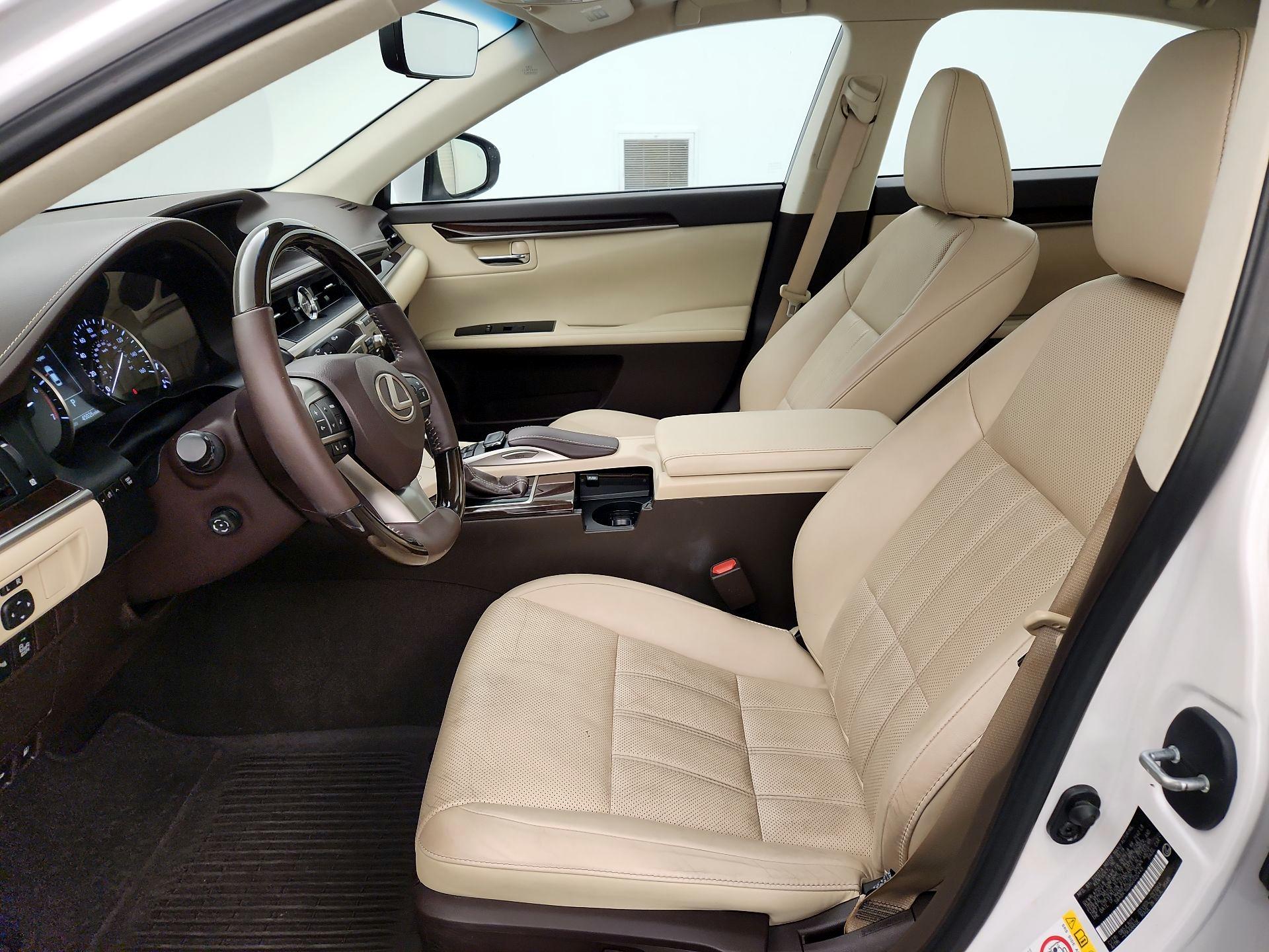 Thumbnail: 2016 Lexus ES - 11