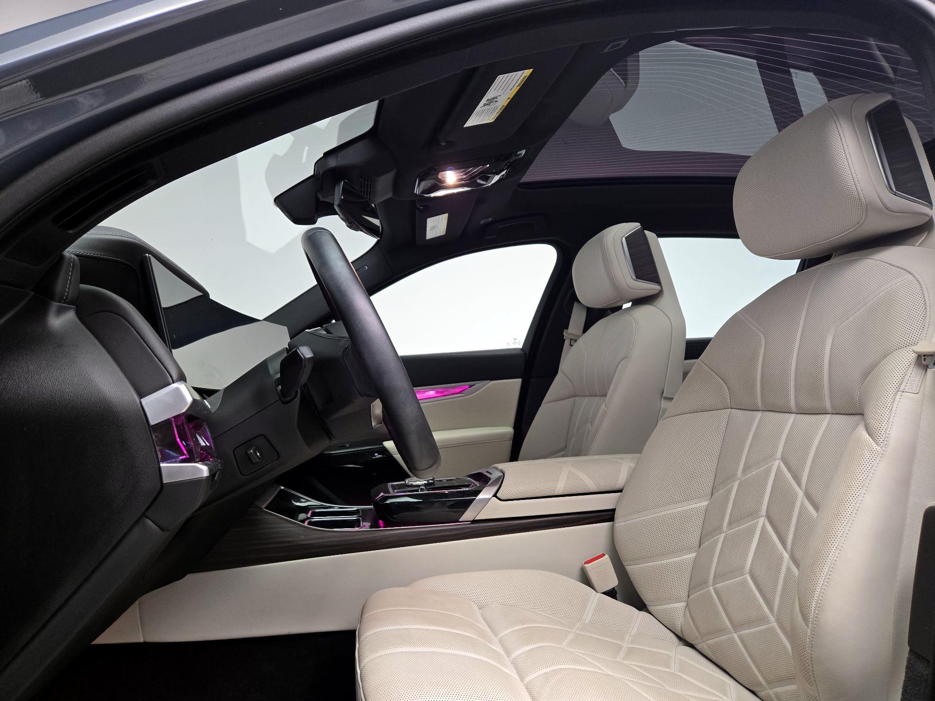 Thumbnail: 2024 BMW i7 - 20