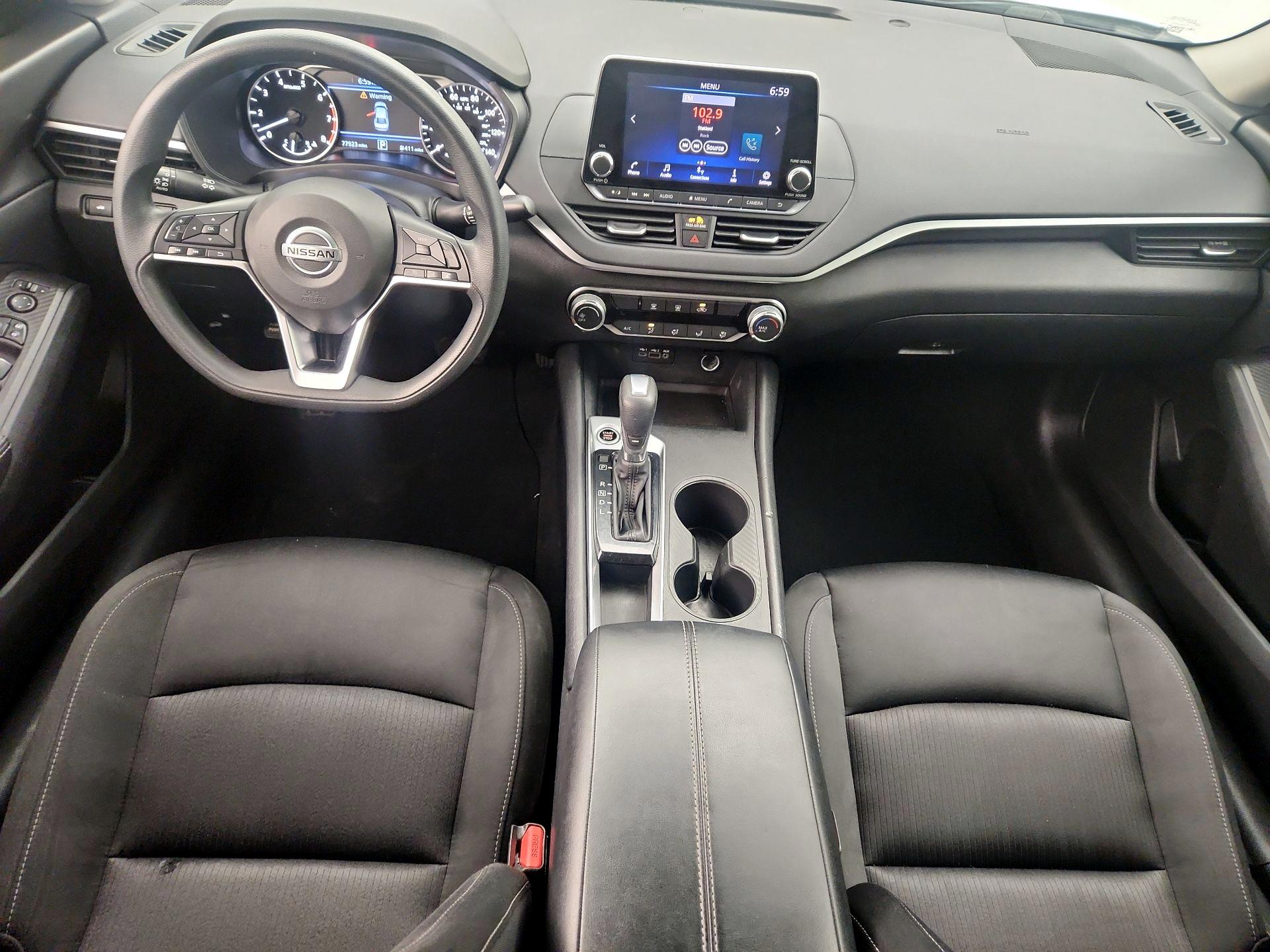 Thumbnail: 2019 Nissan Altima - 9