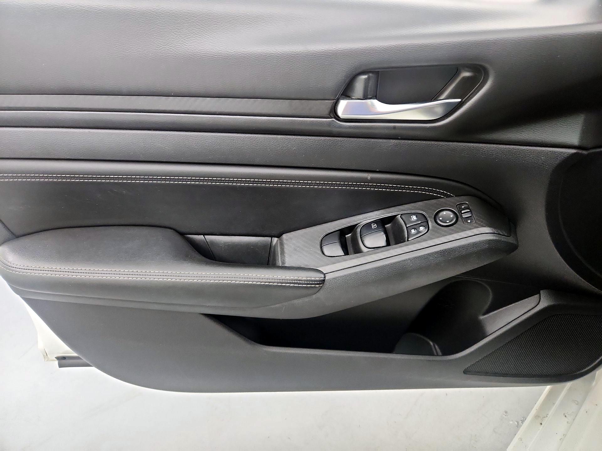 Thumbnail: 2019 Nissan Altima - 12