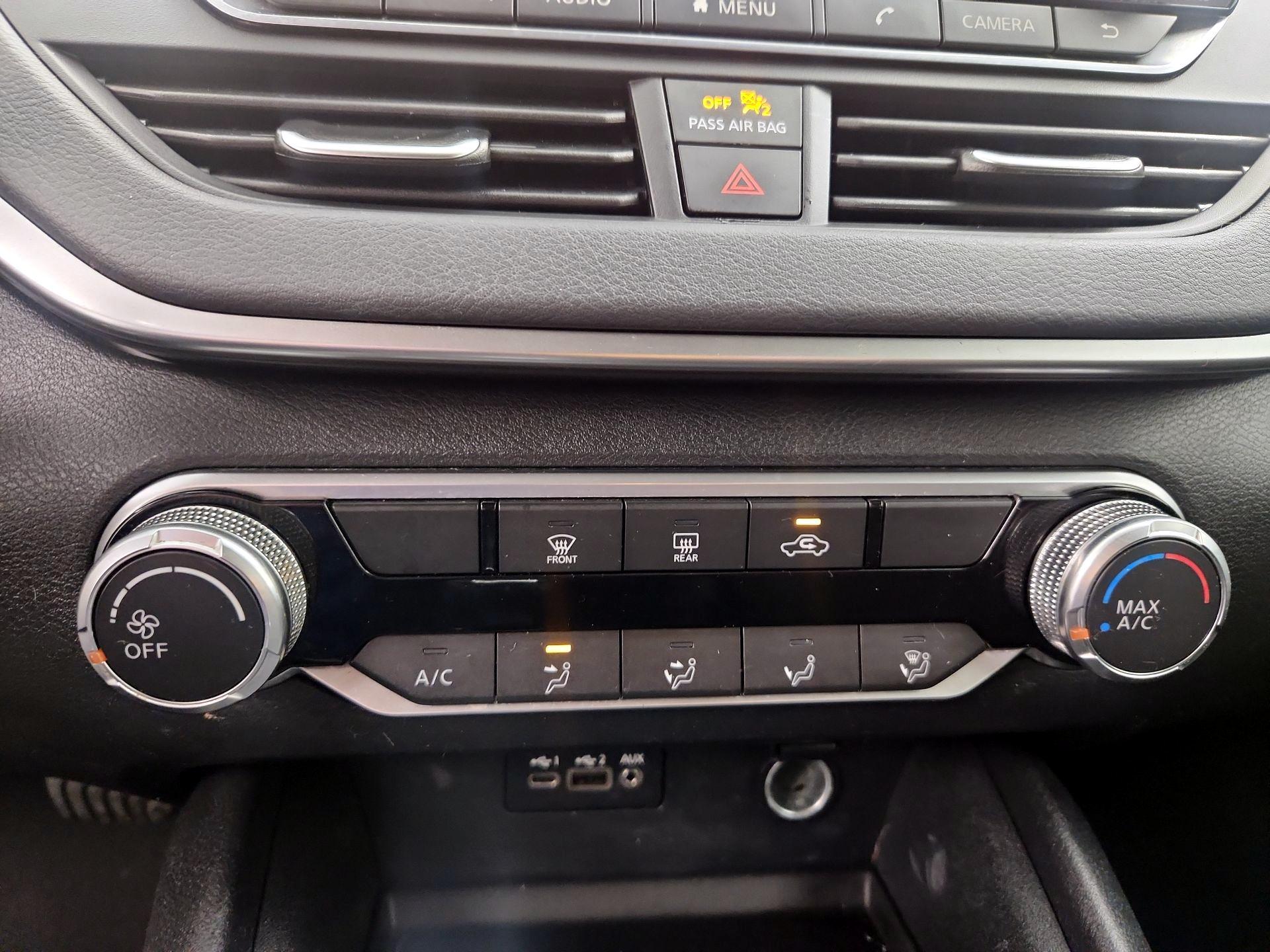 Thumbnail: 2019 Nissan Altima - 16