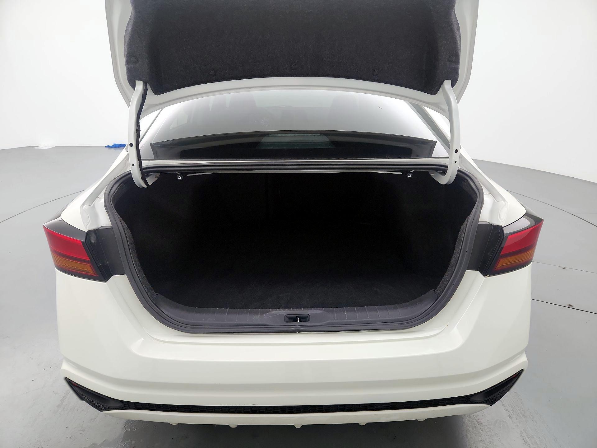 Thumbnail: 2019 Nissan Altima - 20