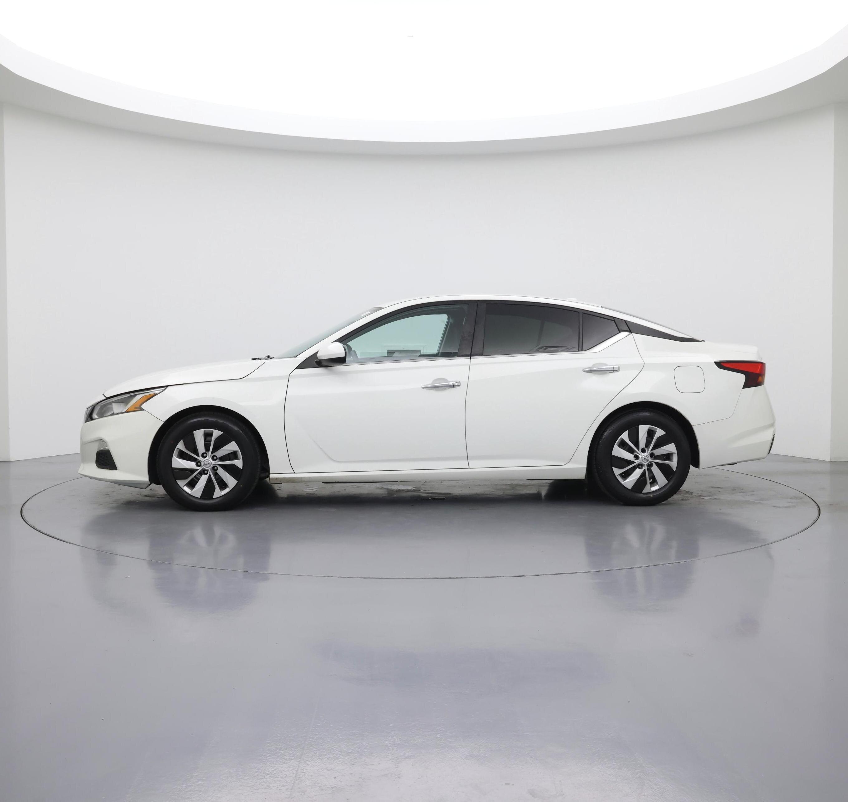 Thumbnail: 2019 Nissan Altima - 3