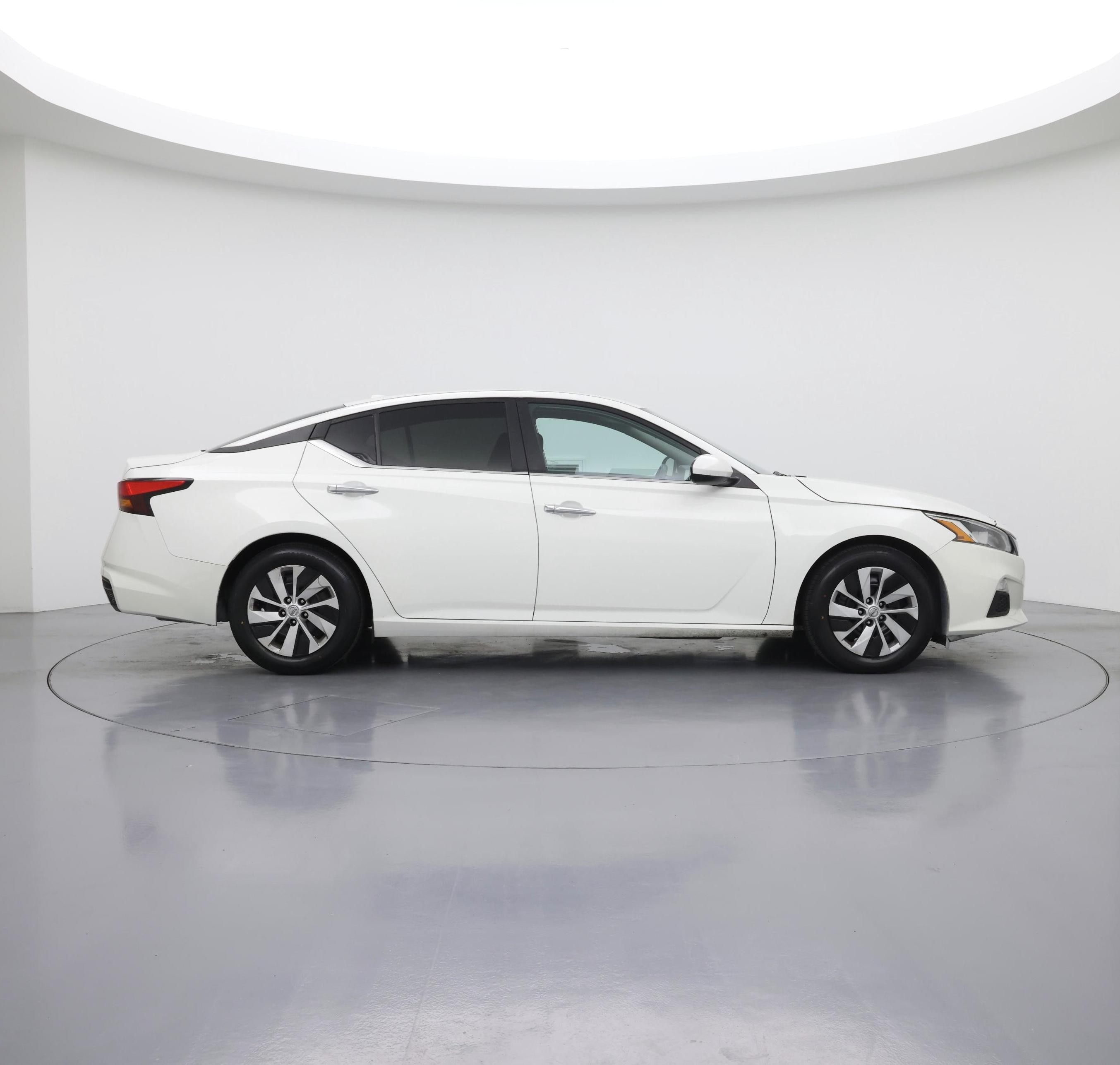 Thumbnail: 2019 Nissan Altima - 7