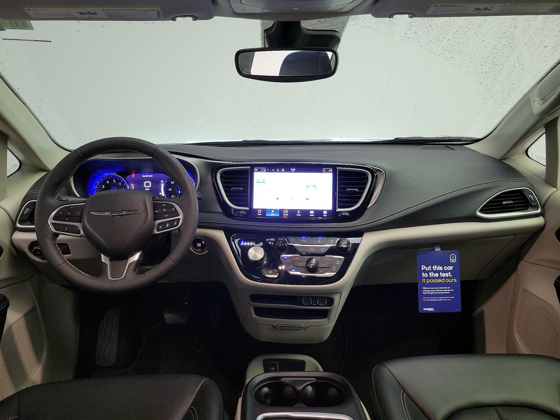 Thumbnail: 2023 Chrysler Pacifica - 9