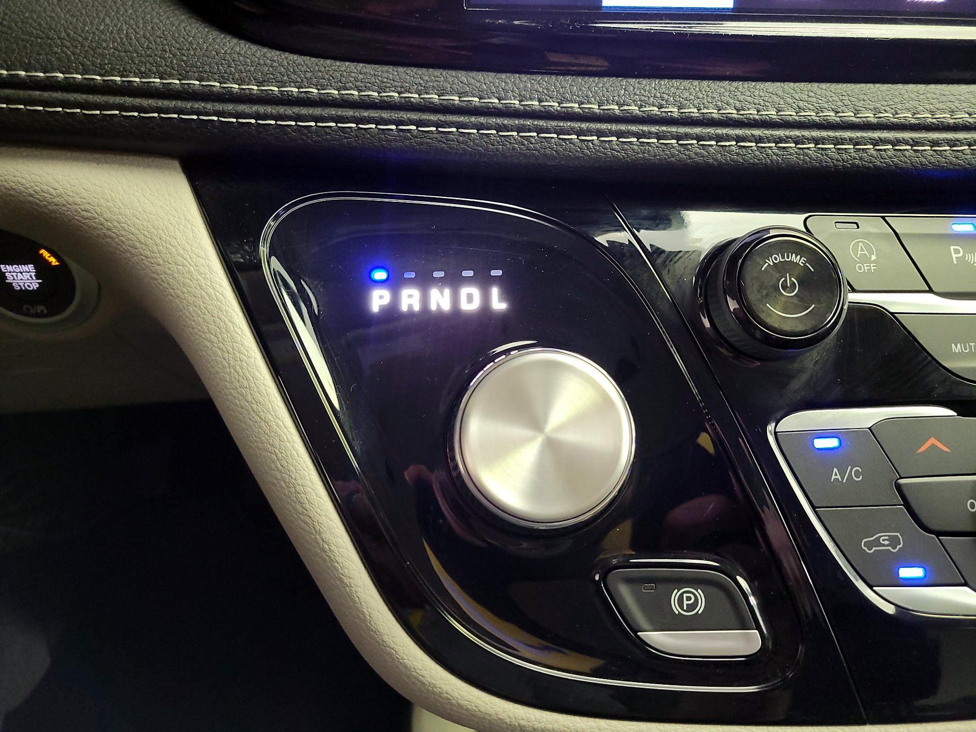 Thumbnail: 2023 Chrysler Pacifica - 17