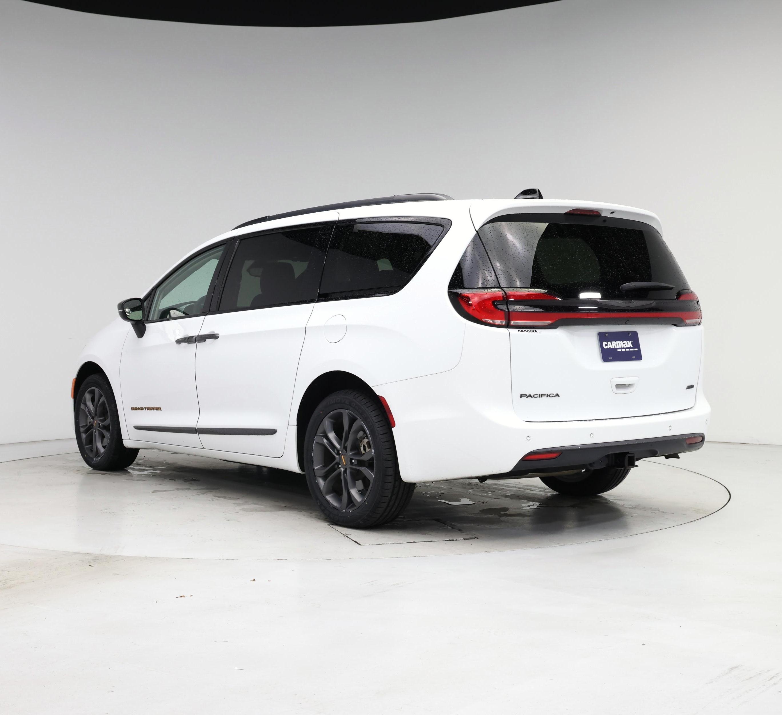 Thumbnail: 2023 Chrysler Pacifica - 2