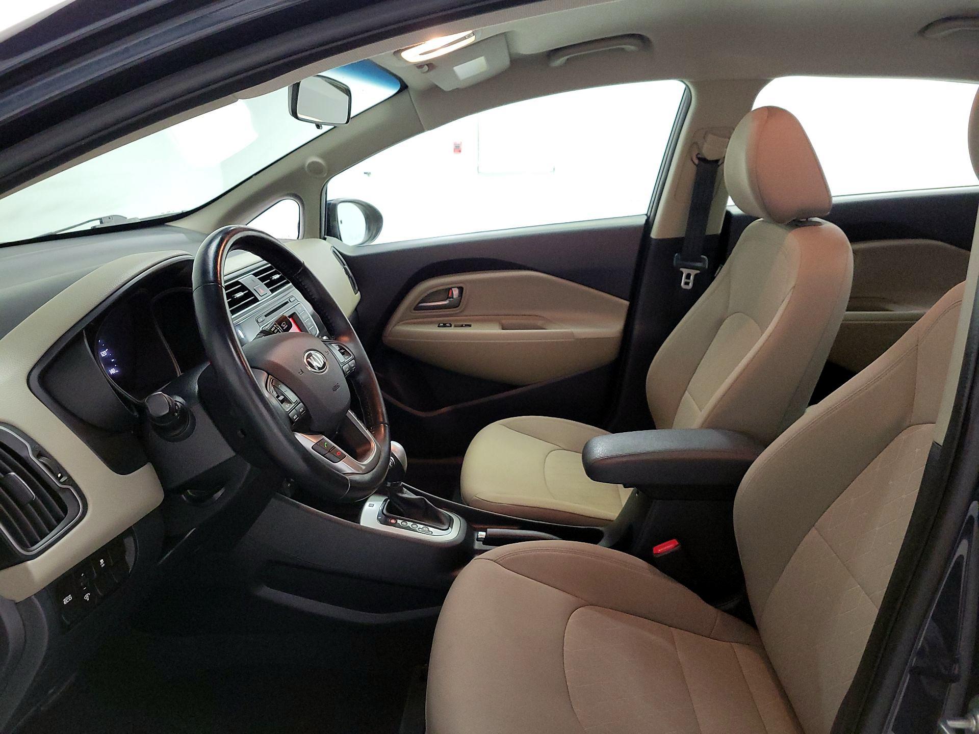 Thumbnail: 2016 Kia Rio - 11