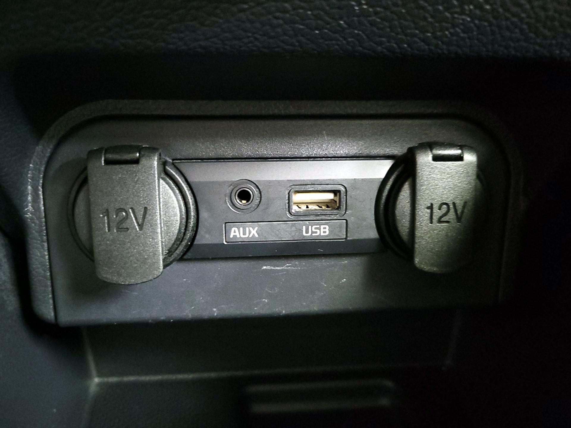 Thumbnail: 2016 Kia Rio - 17