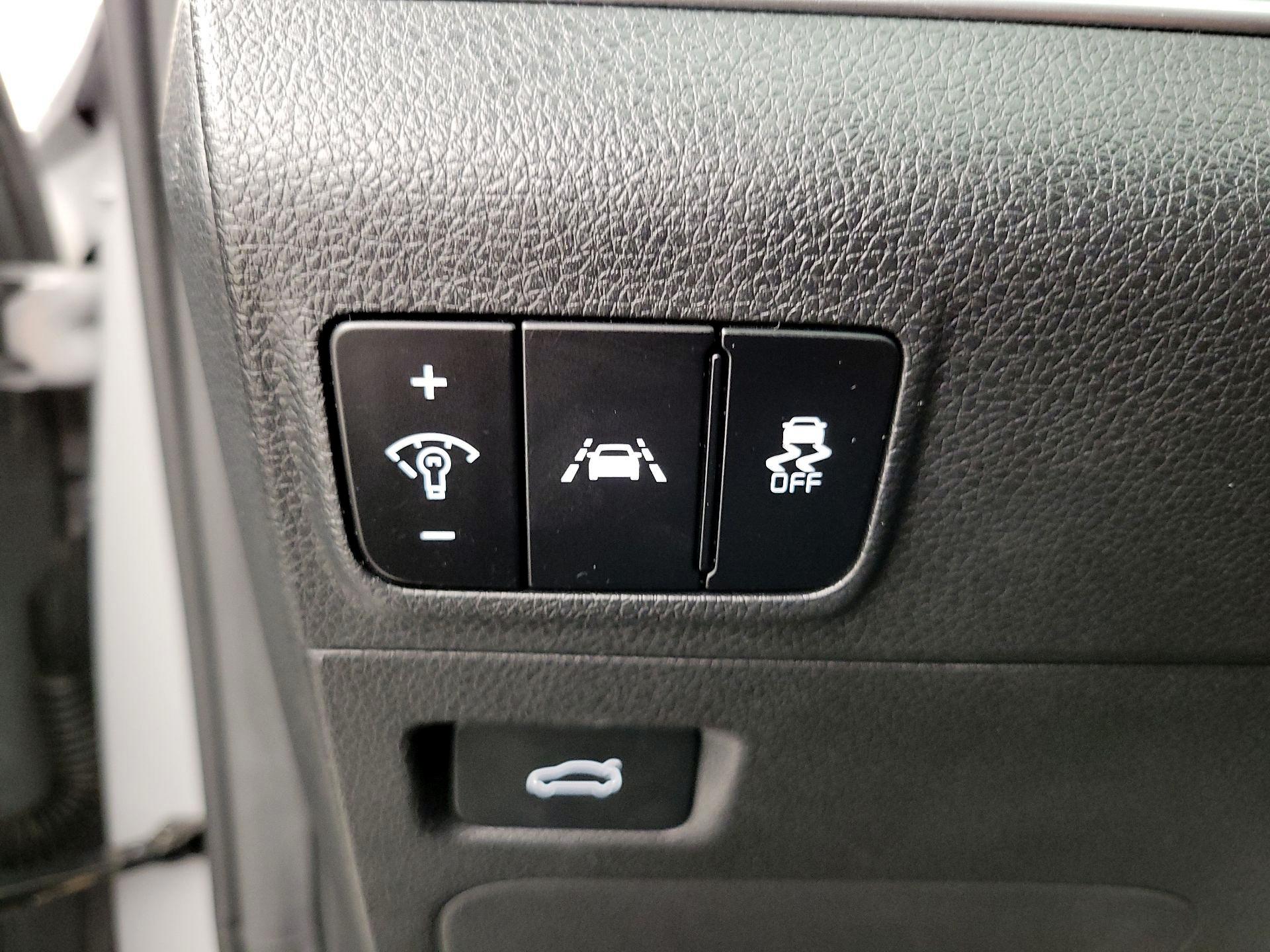 Thumbnail: 2023 Kia K5 - 13