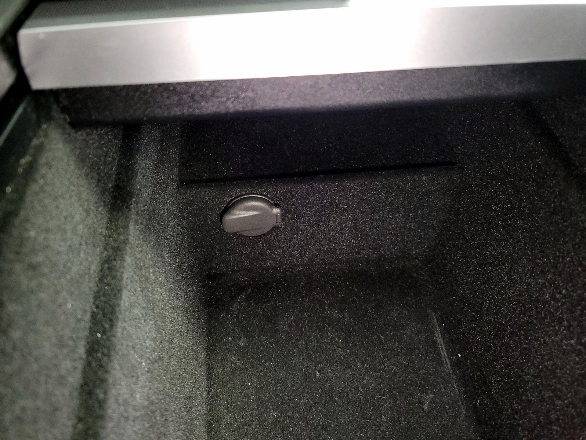 Thumbnail: 2024 Tesla Model 3 - 18