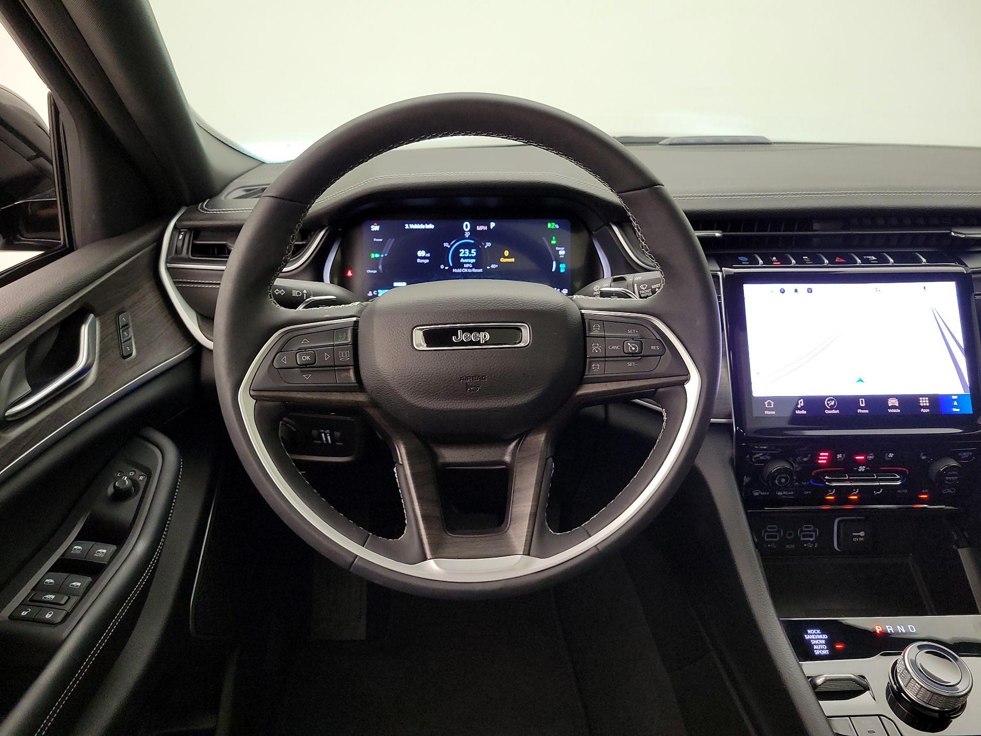 Thumbnail: 2024 Jeep Grand Cherokee - 10