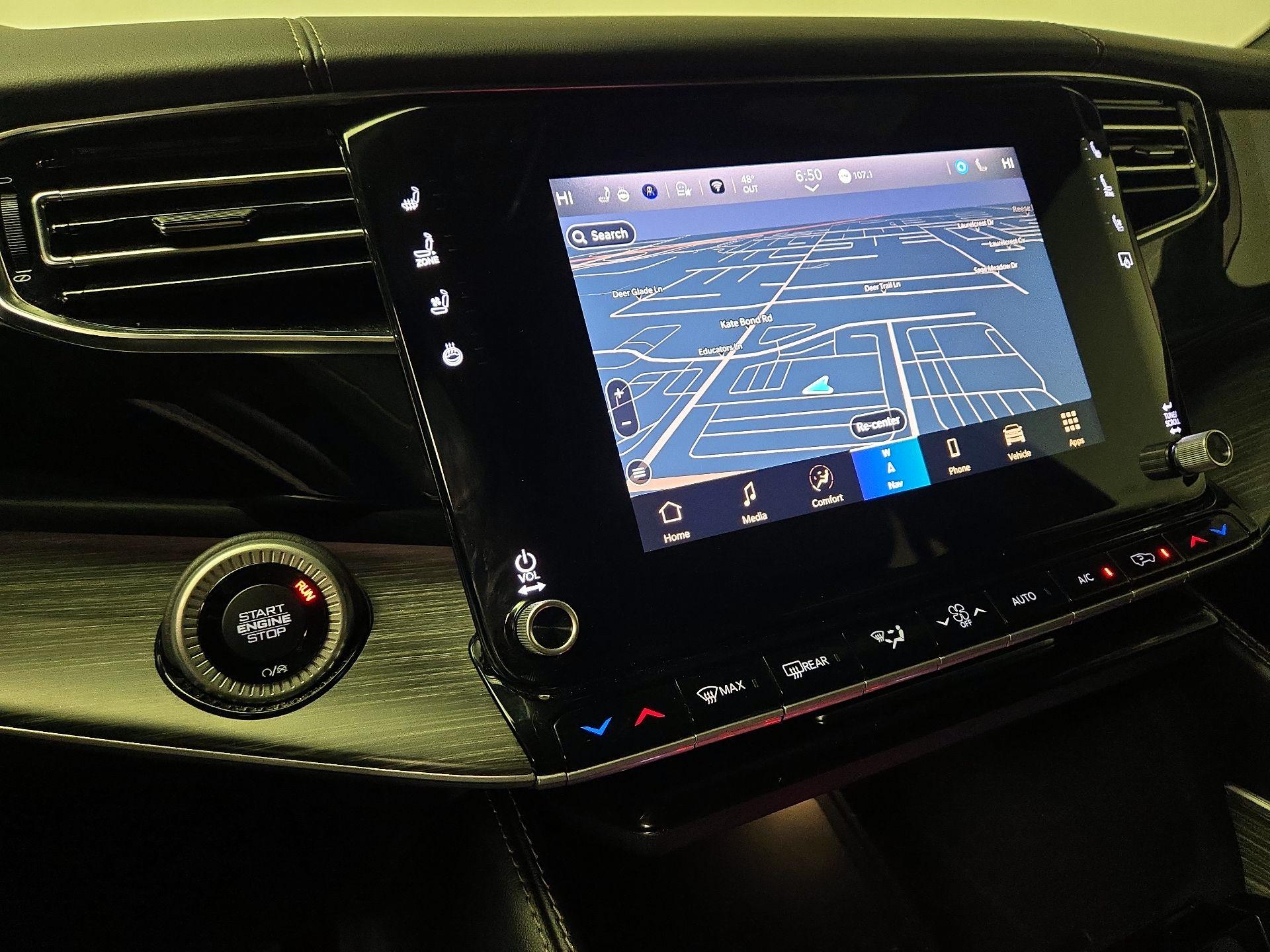 Thumbnail: 2023 Jeep Wagoneer - 14