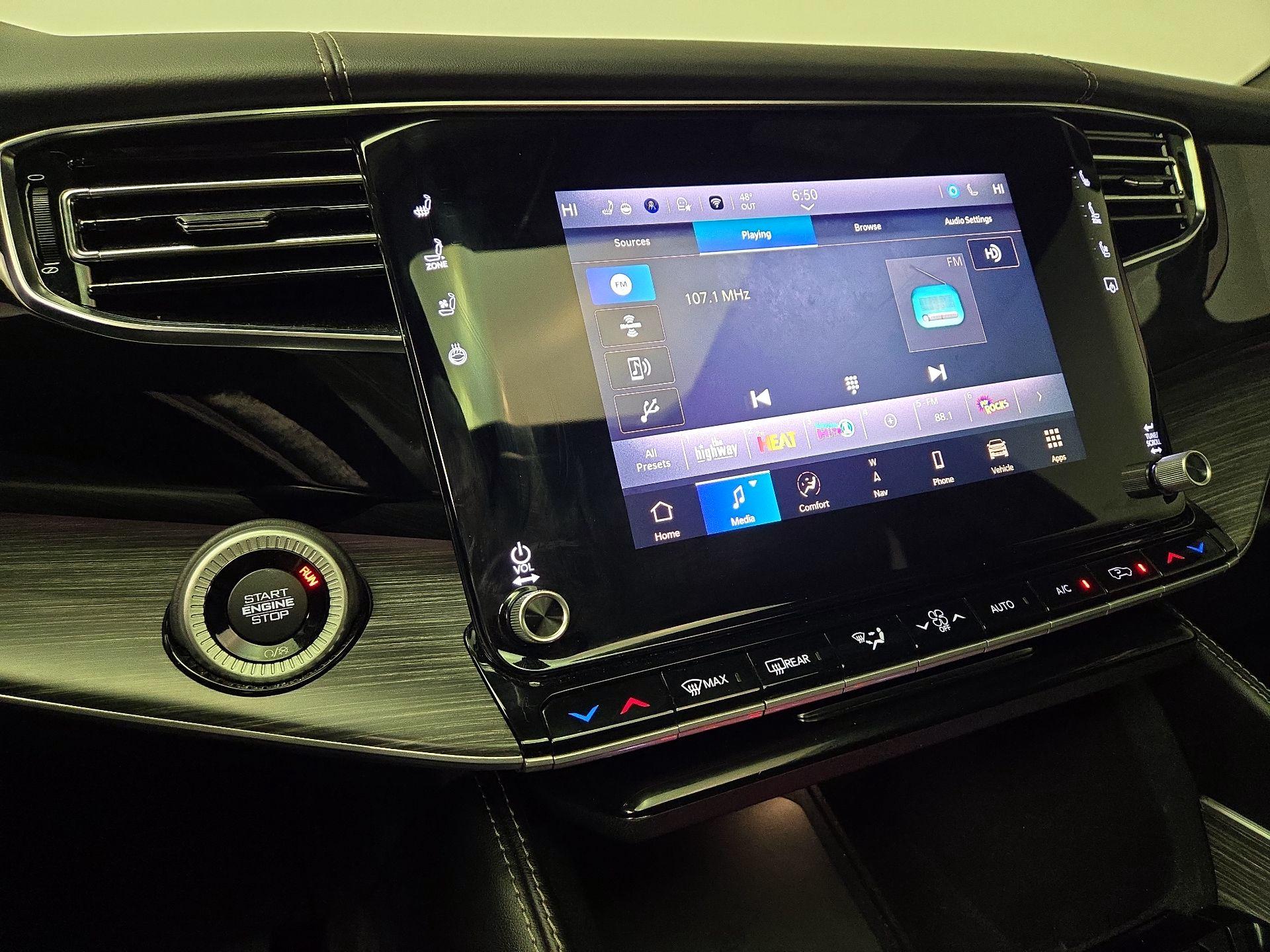 Thumbnail: 2023 Jeep Wagoneer - 16