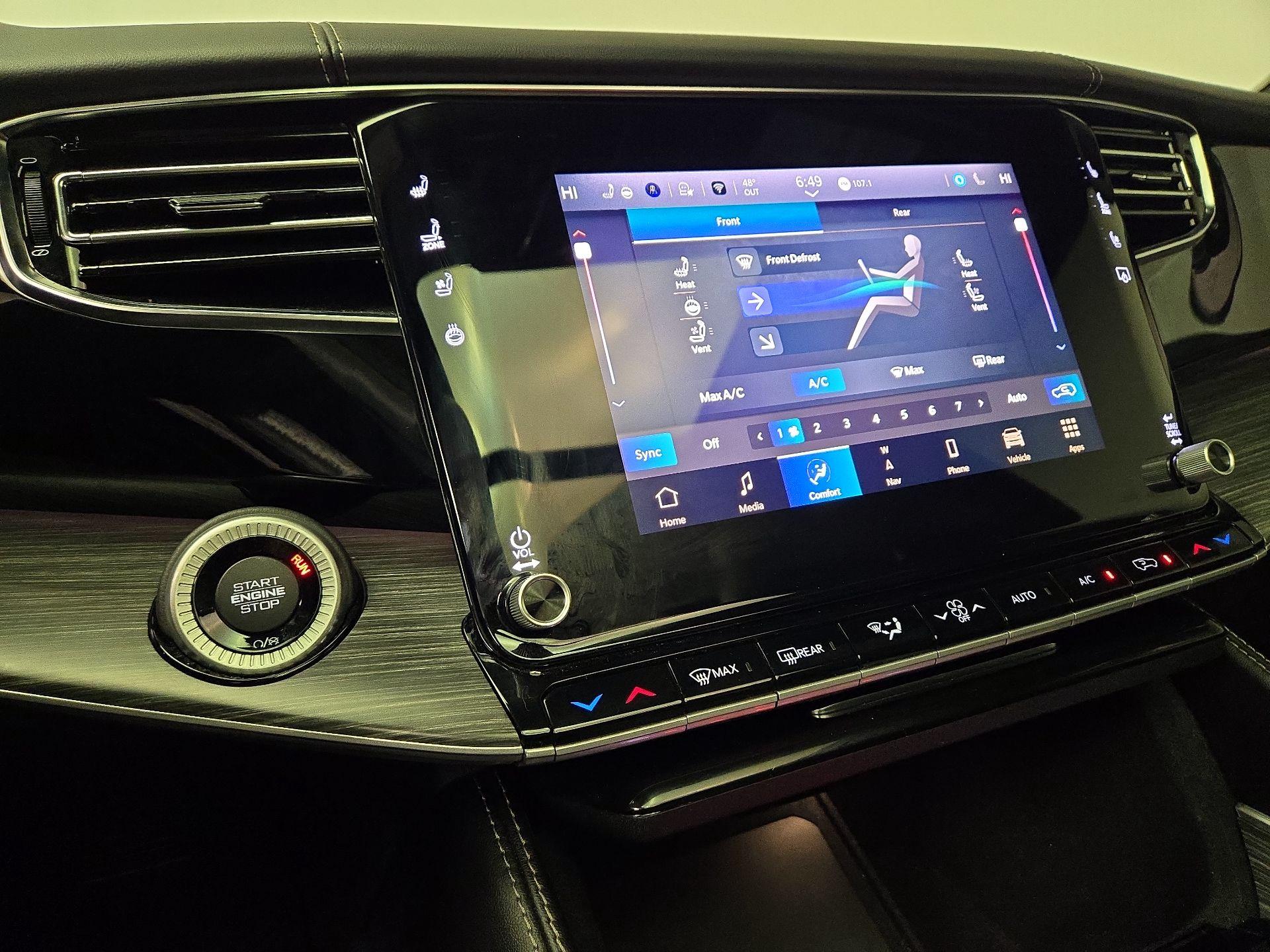 Thumbnail: 2023 Jeep Wagoneer - 17