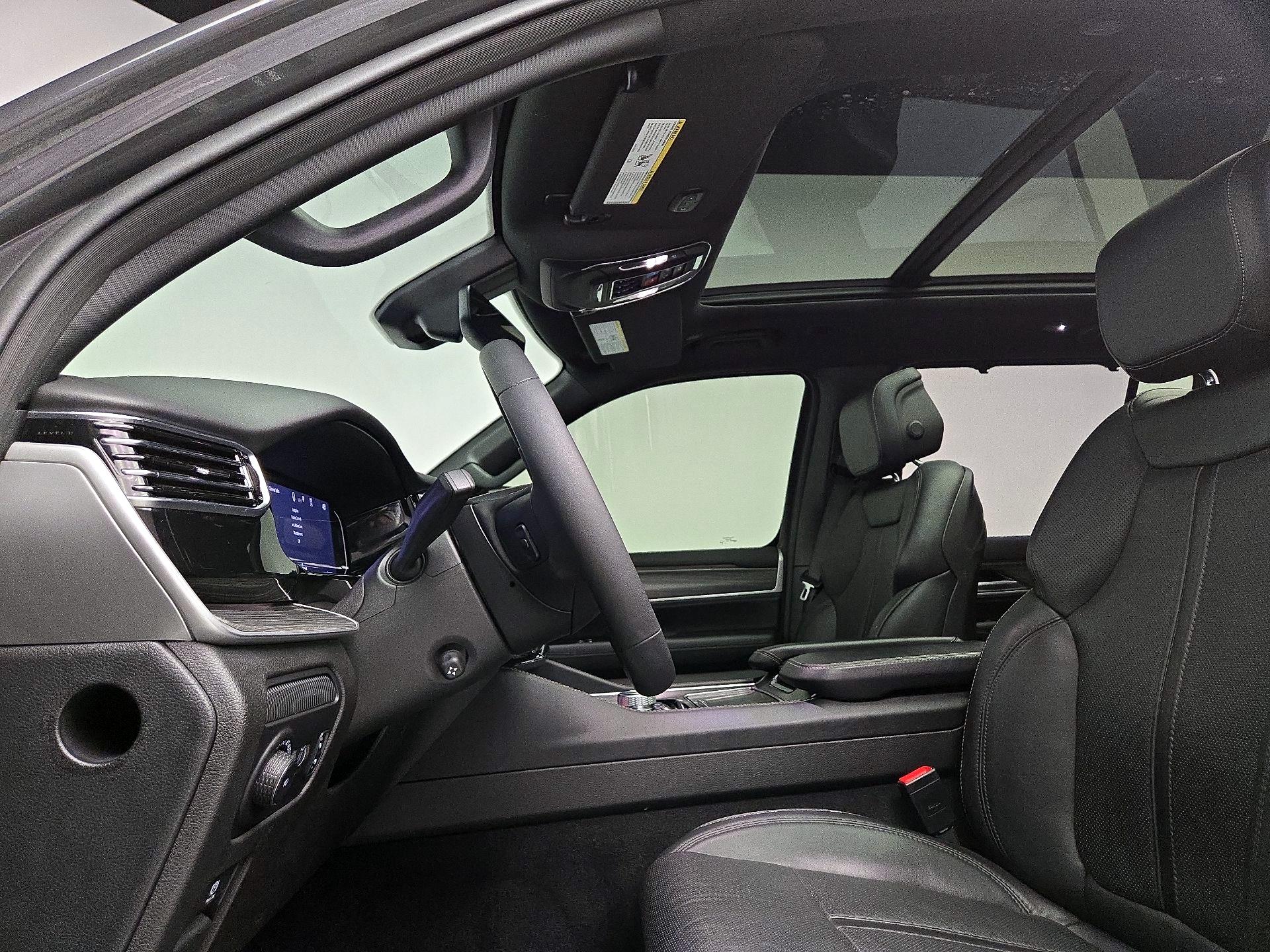 Thumbnail: 2023 Jeep Wagoneer - 20