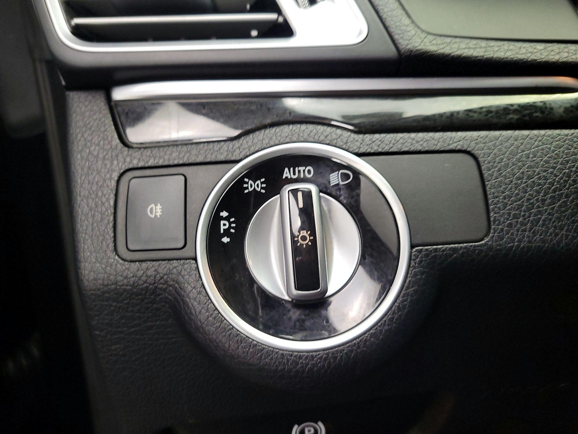 Thumbnail: 2017 Mercedes-Benz E-Class - 13