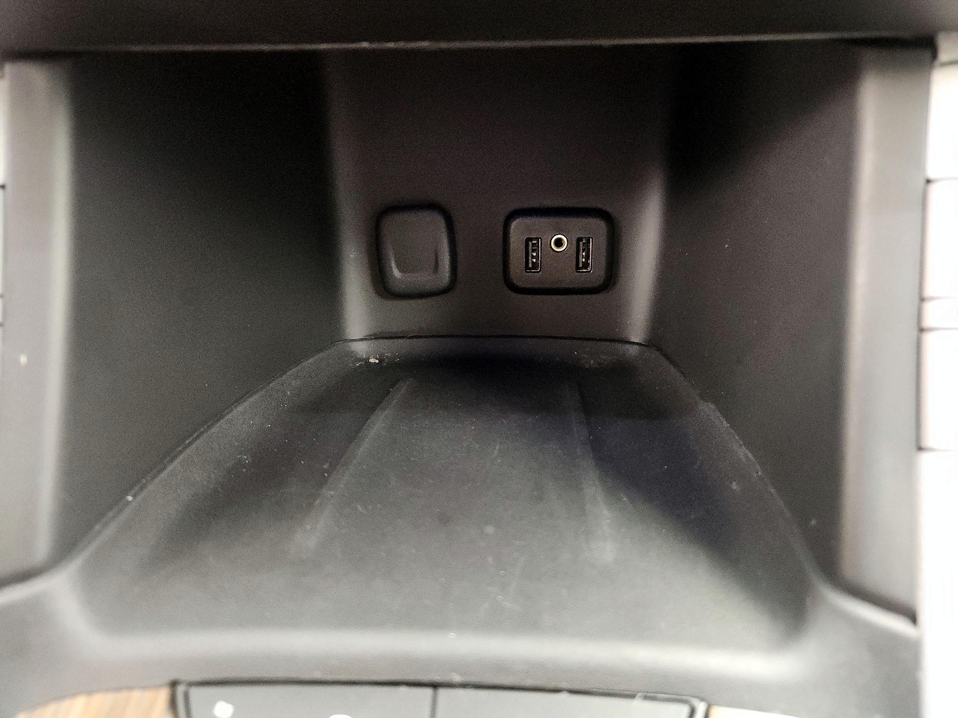 Thumbnail: 2017 GMC Acadia - 18