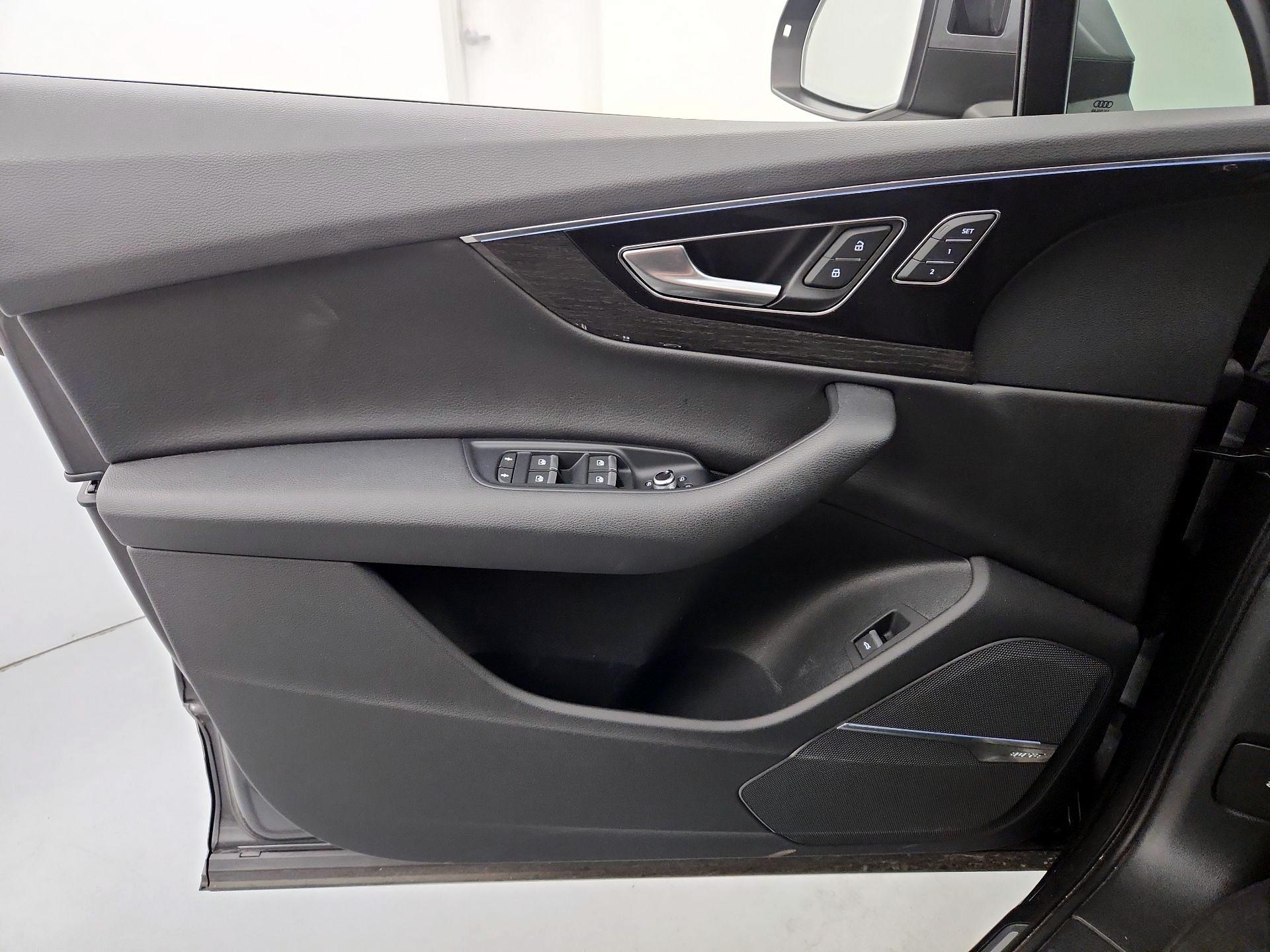 Thumbnail: 2019 Audi Q7 - 12