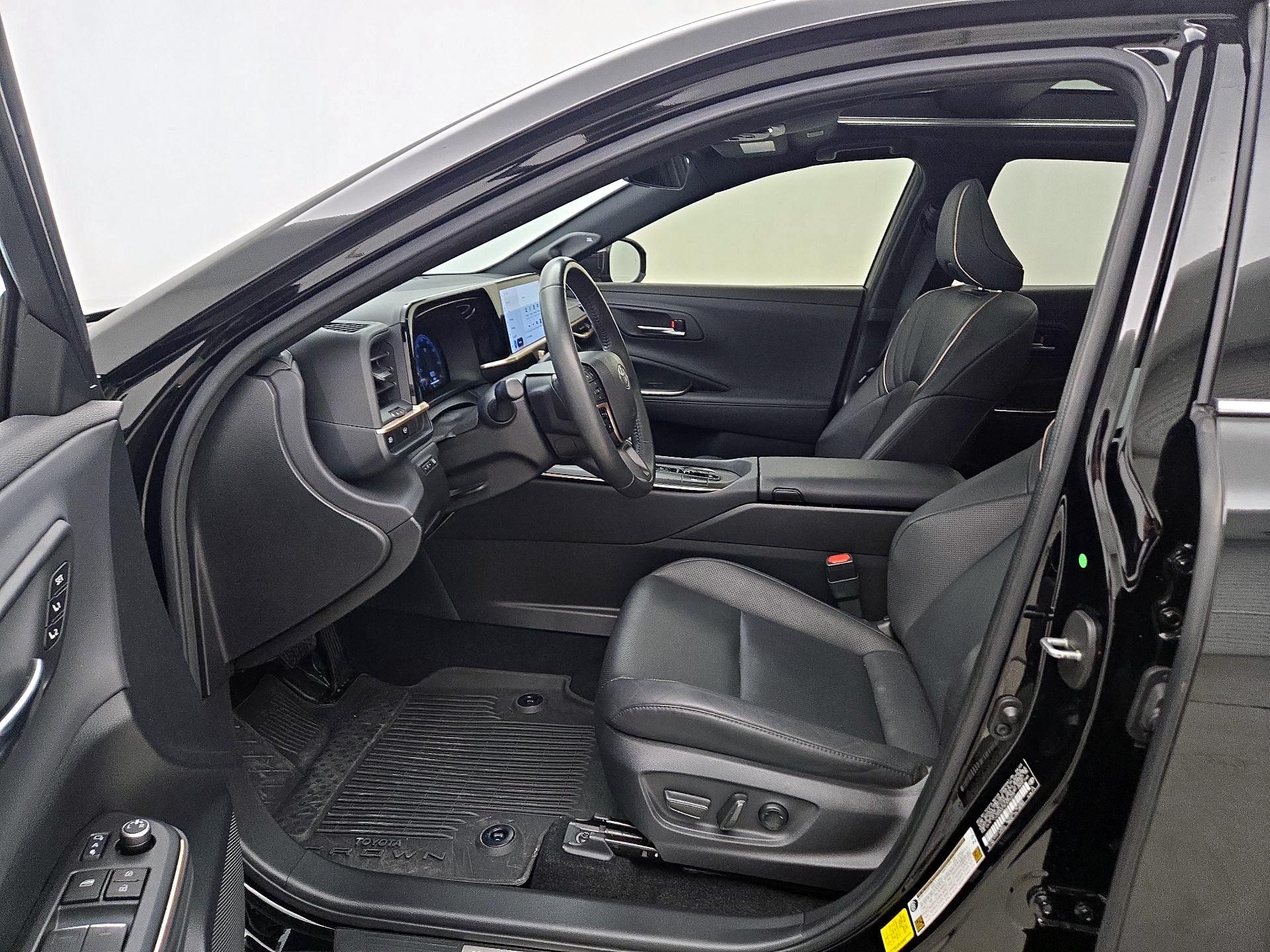 Thumbnail: 2023 Toyota Crown - 11