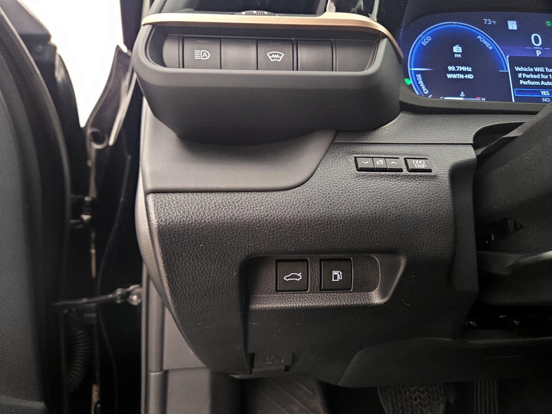 Thumbnail: 2023 Toyota Crown - 13