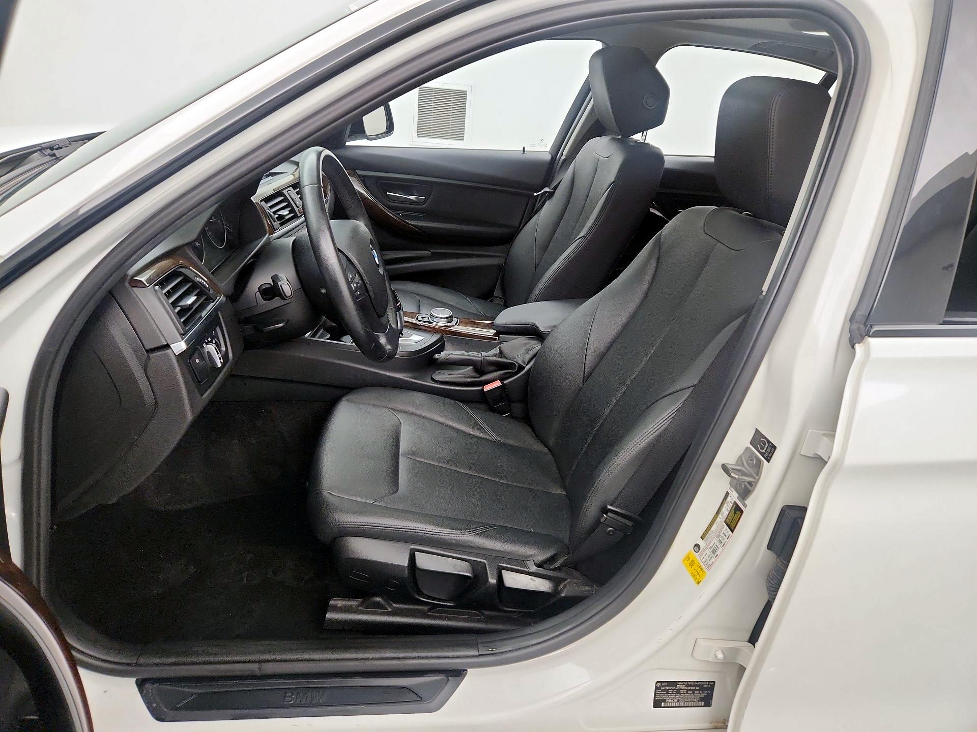 Thumbnail: 2015 BMW 3 Series - 11