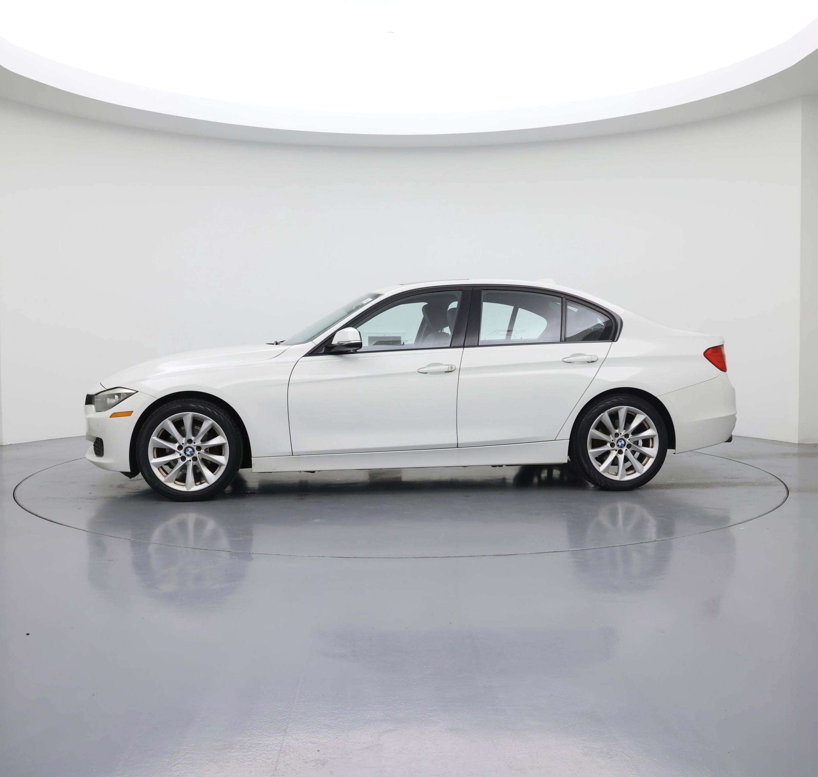 Thumbnail: 2015 BMW 3 Series - 3