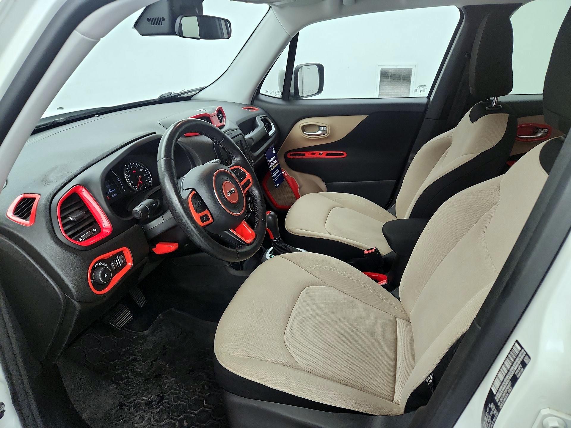 Thumbnail: 2015 Jeep Renegade - 11