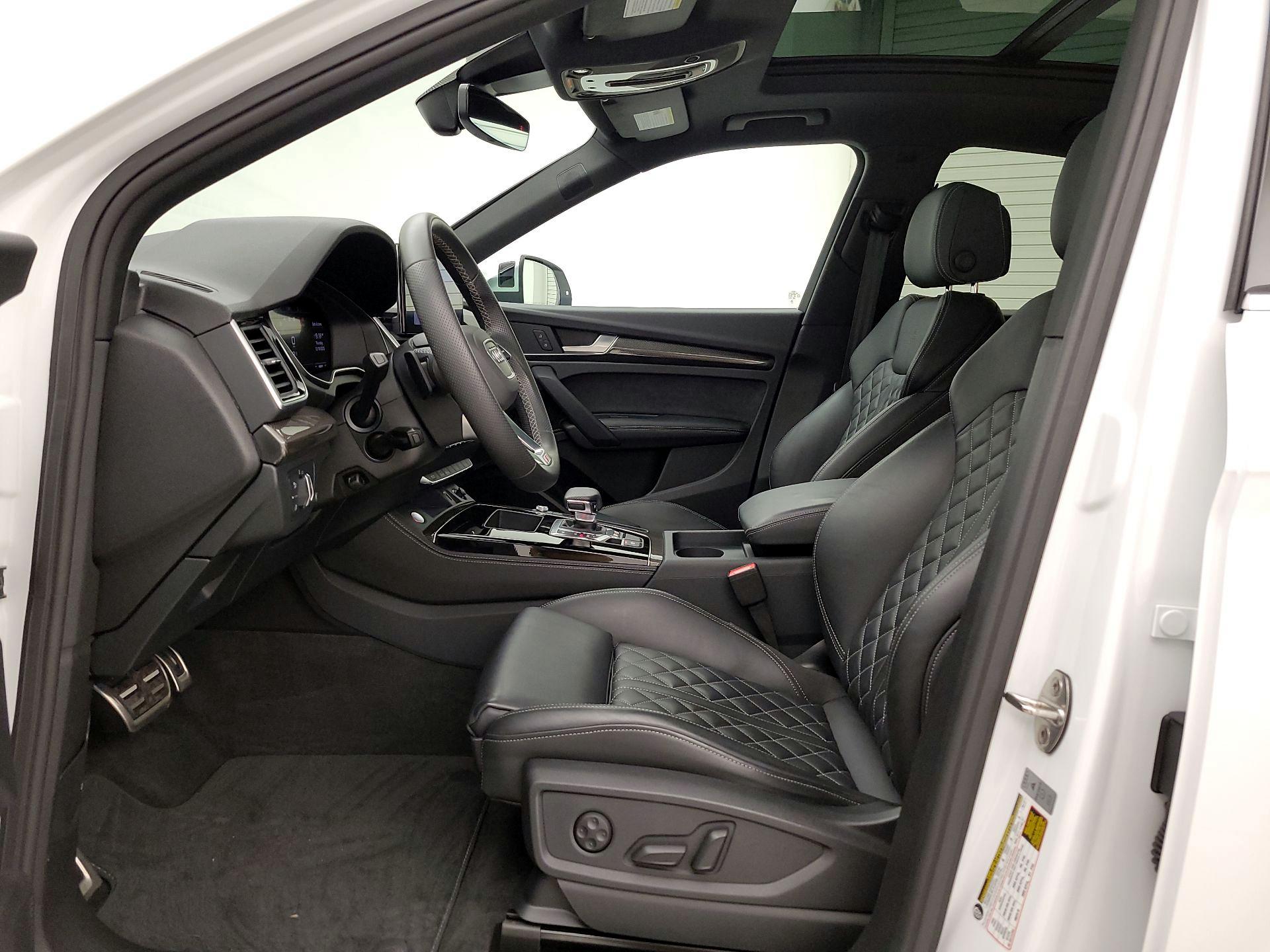 Thumbnail: 2024 Audi SQ5 - 11