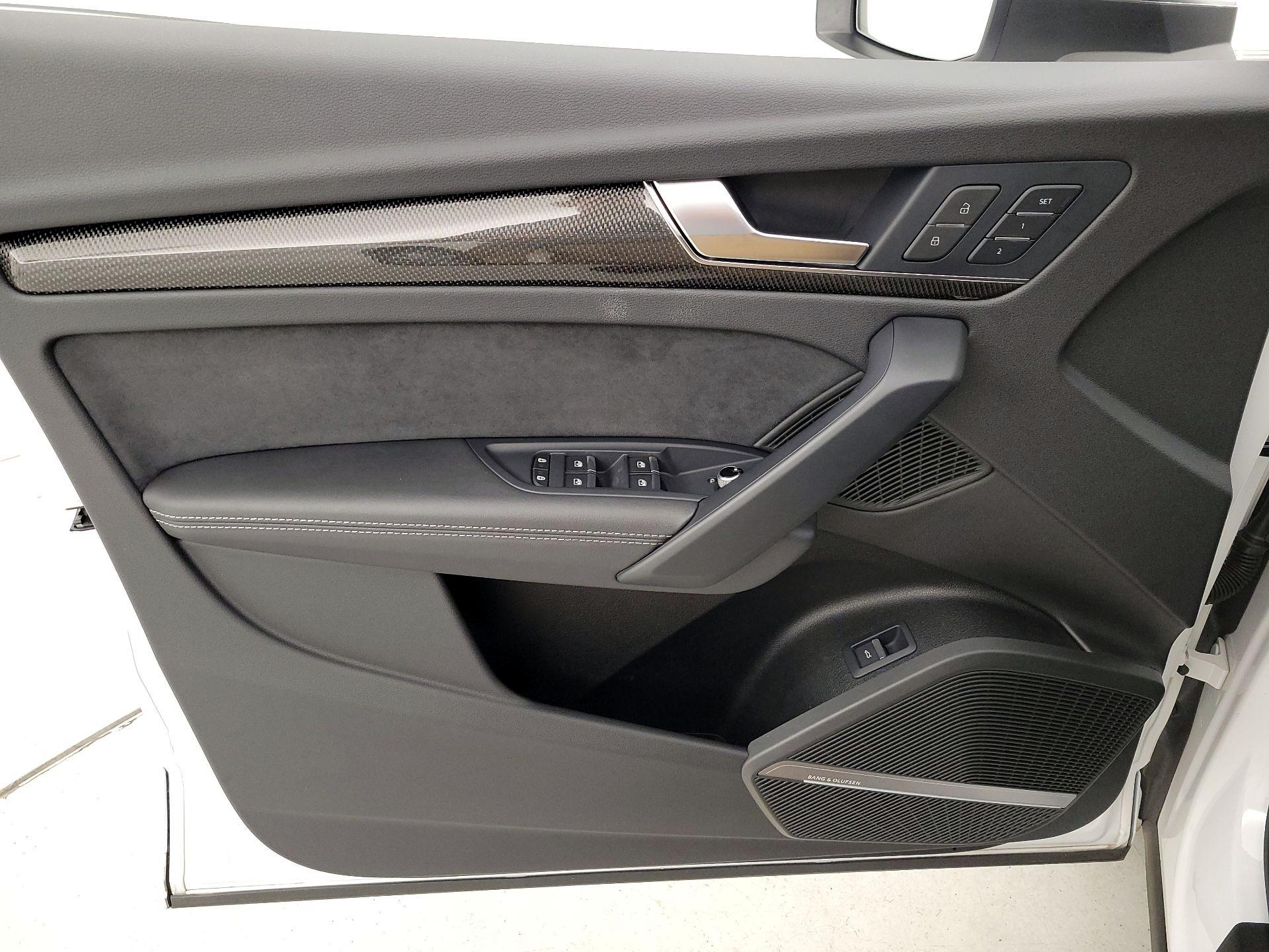 Thumbnail: 2024 Audi SQ5 - 12