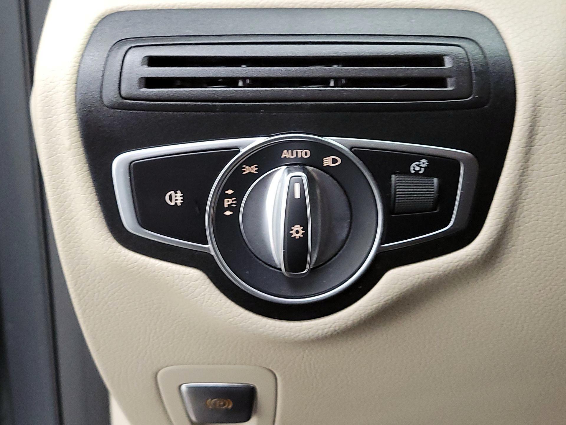 Thumbnail: 2019 Mercedes-Benz GLC - 13