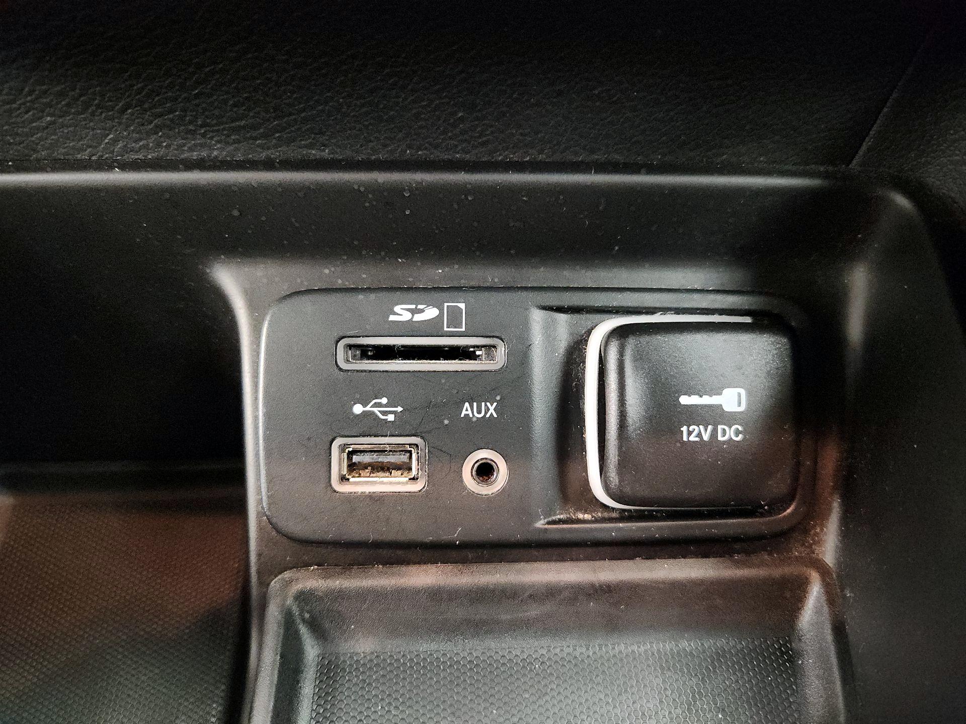 Thumbnail: 2015 Jeep Cherokee - 19