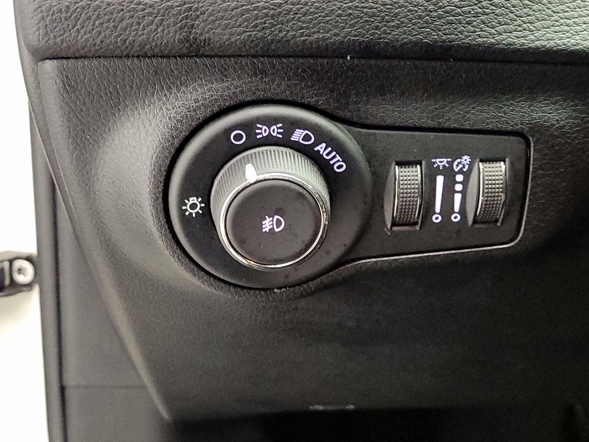 Thumbnail: 2019 Jeep Compass - 13