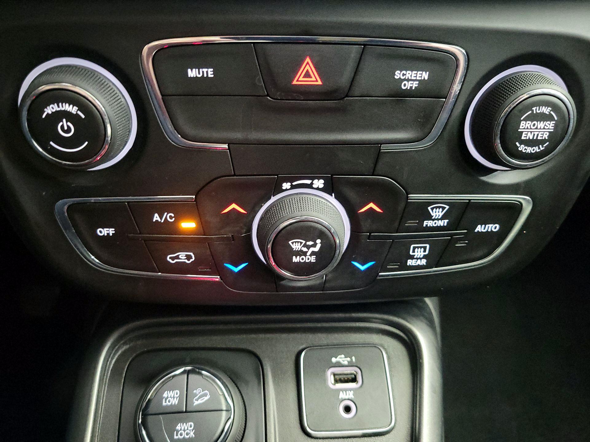 Thumbnail: 2019 Jeep Compass - 16