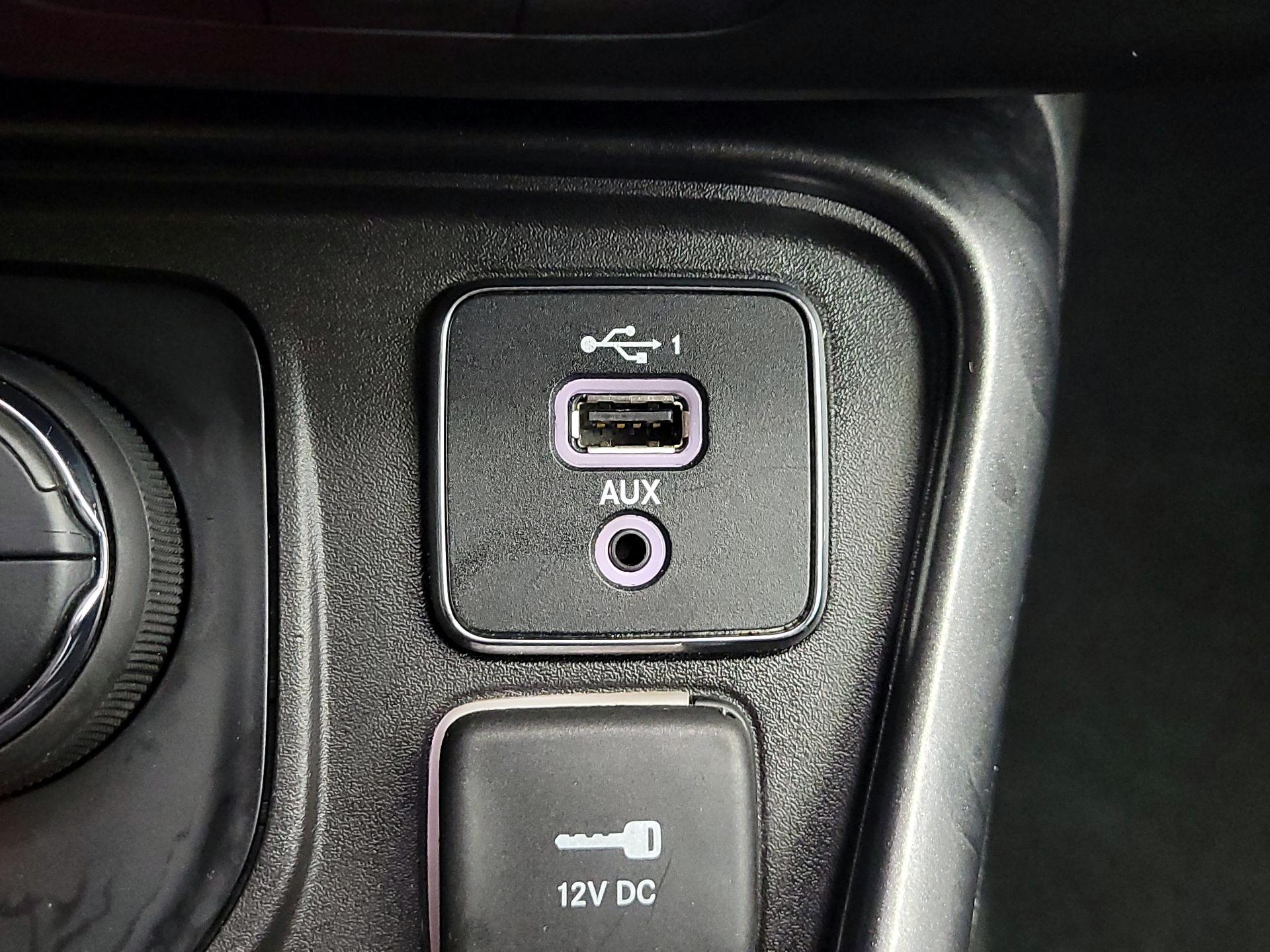 Thumbnail: 2019 Jeep Compass - 18