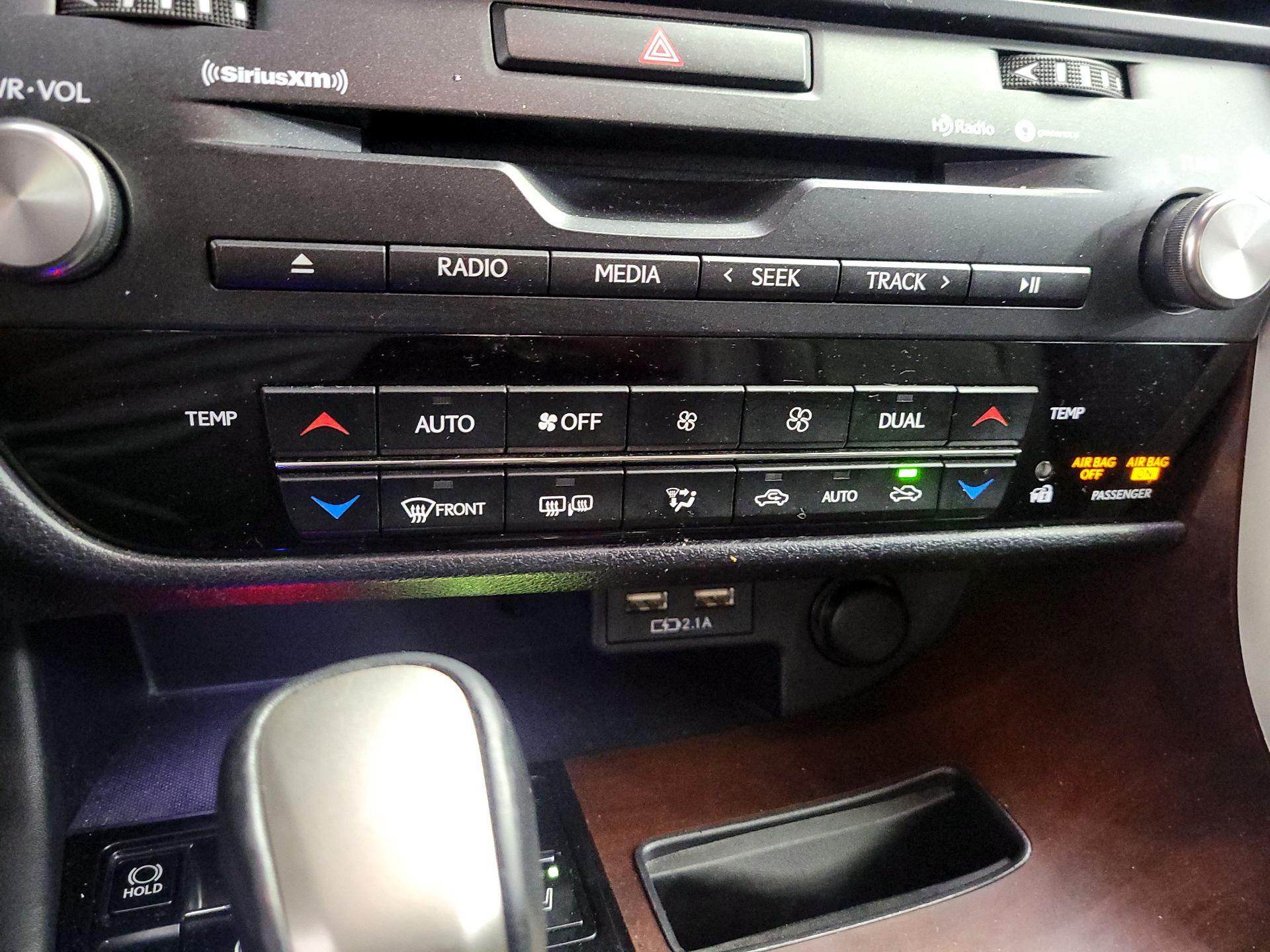 Thumbnail: 2020 Lexus RX - 17