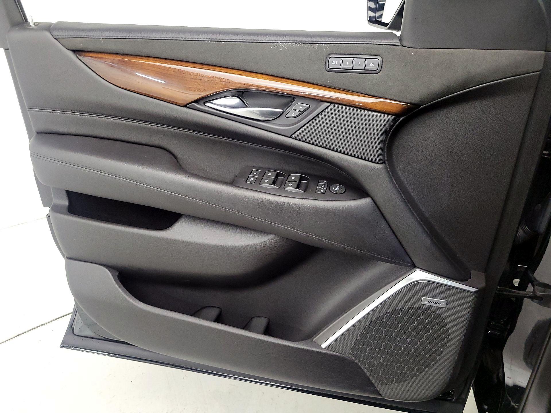 Thumbnail: 2018 Cadillac Escalade - 12