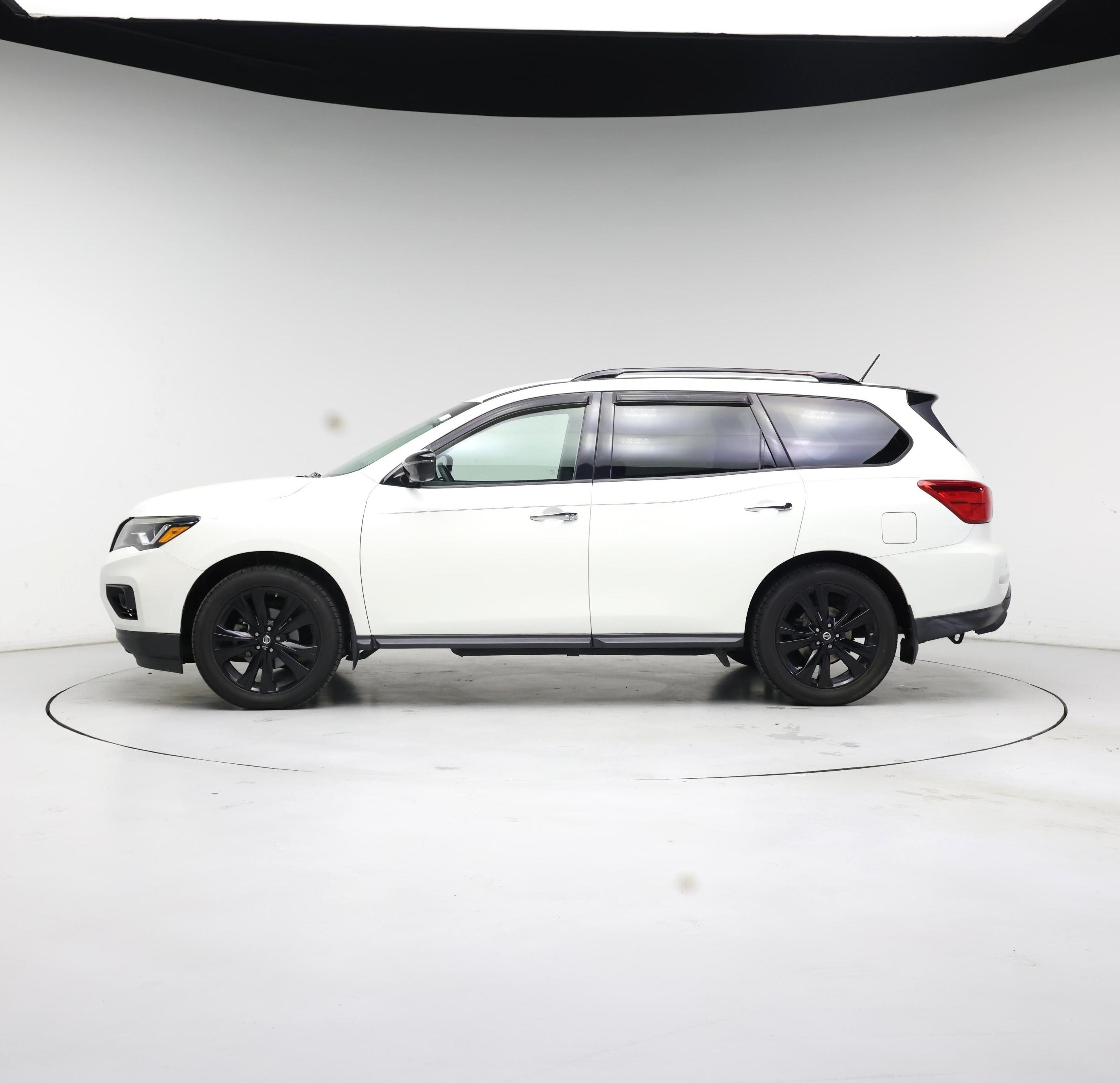 Thumbnail: 2018 Nissan Pathfinder - 3